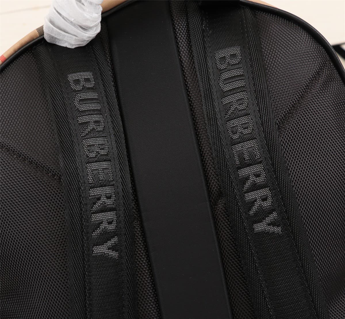 C8 🔥🔥 B家3986 shoulder bag, decorated with vintage/retro pattern, featuring smooth leather trim, [Rose] shoulder straps adorned with Burber*y letteric knitted logo. Dimensions: 30.5×14.5×42.5cm — image 6