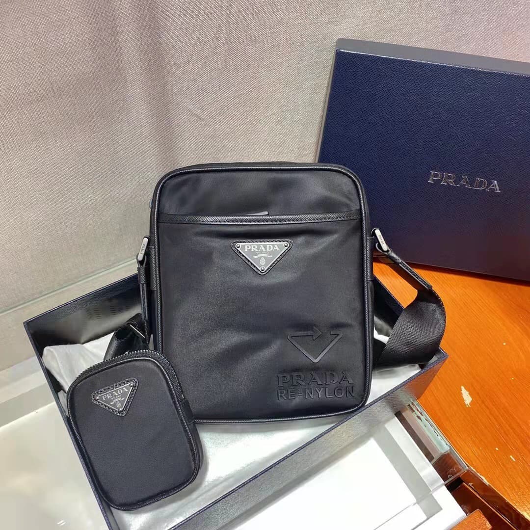 C6930 Batch 🎉〖with original boxes〗 Eco-friendly collection 🎉2VH112A 🎉This innovative crossbody bag is made of recycled nylon, and its design inspired by sports activities gives it a versatile style. The detachable pockets highlight its functionality. The  — image 2