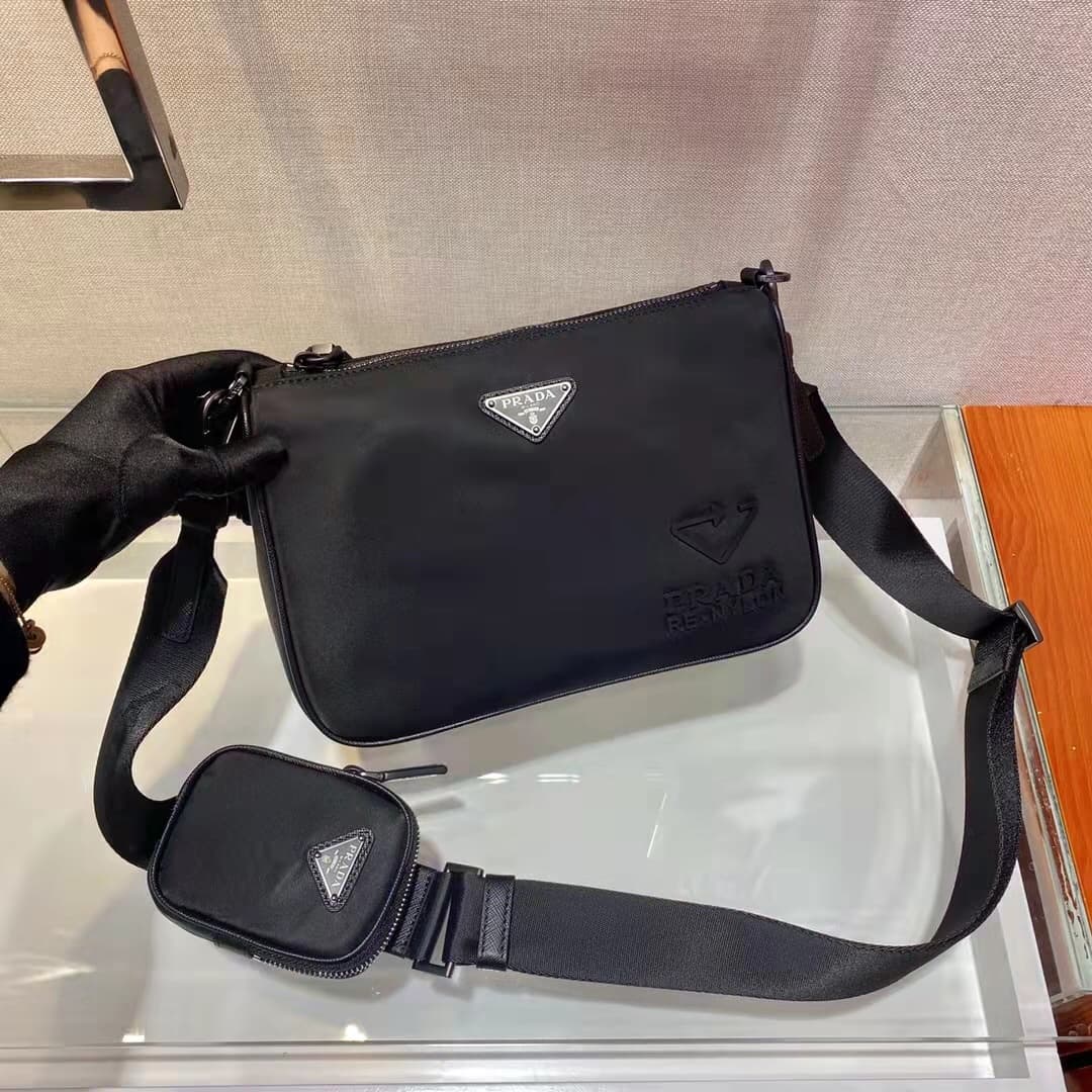 C6929 🎉 Eco-friendly Collection🎉2VH113🎉🎉 This crossbody bag is crafted from innovative recycled nylon material, giving it a sporty look. Exquisite Saffiano leather embellishments, along with stylish knitted nylon and leather straps with detachable pockets — image 2