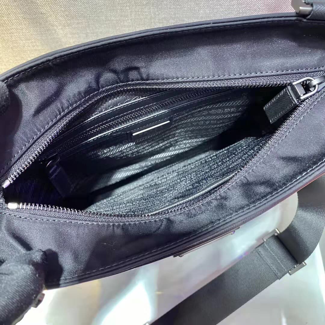 C6926 🎉 Environmental Protection Collection🎉🎉 New 2VH118 men’s crossbody bag🎉🎉 This square shoulder bag is made of innovative recycled nylon material, featuring a unique slim design. The adjustable knitted nylon strap with detachable pockets is a distinct — image 7