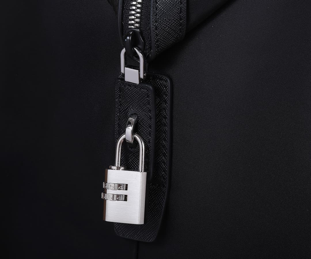 C6968 Top-quality original items… The travel season is here again! Grab your travel bag quickly! The 2VC796 travel bag has a huge capacity[smile][smile] The quality has been upgraded👉 Top-quality materials… Custom black titanium zippers with platinum-poli — image 5