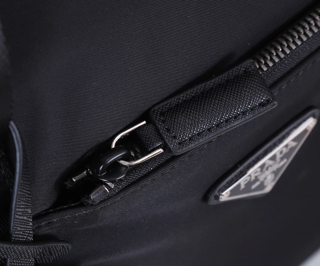 C6968 Top-quality original items… The travel season is here again! Grab your travel bag quickly! The 2VC796 travel bag has a huge capacity[smile][smile] The quality has been upgraded👉 Top-quality materials… Custom black titanium zippers with platinum-poli — image 6