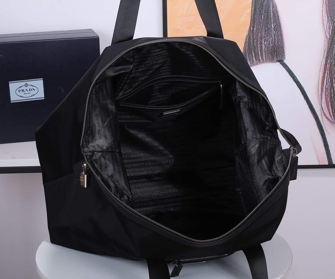 C6968 Top-quality original items… The travel season is here again! Grab your travel bag quickly! The 2VC796 travel bag has a huge capacity[smile][smile] The quality has been upgraded👉 Top-quality materials… Custom black titanium zippers with platinum-poli — image 8