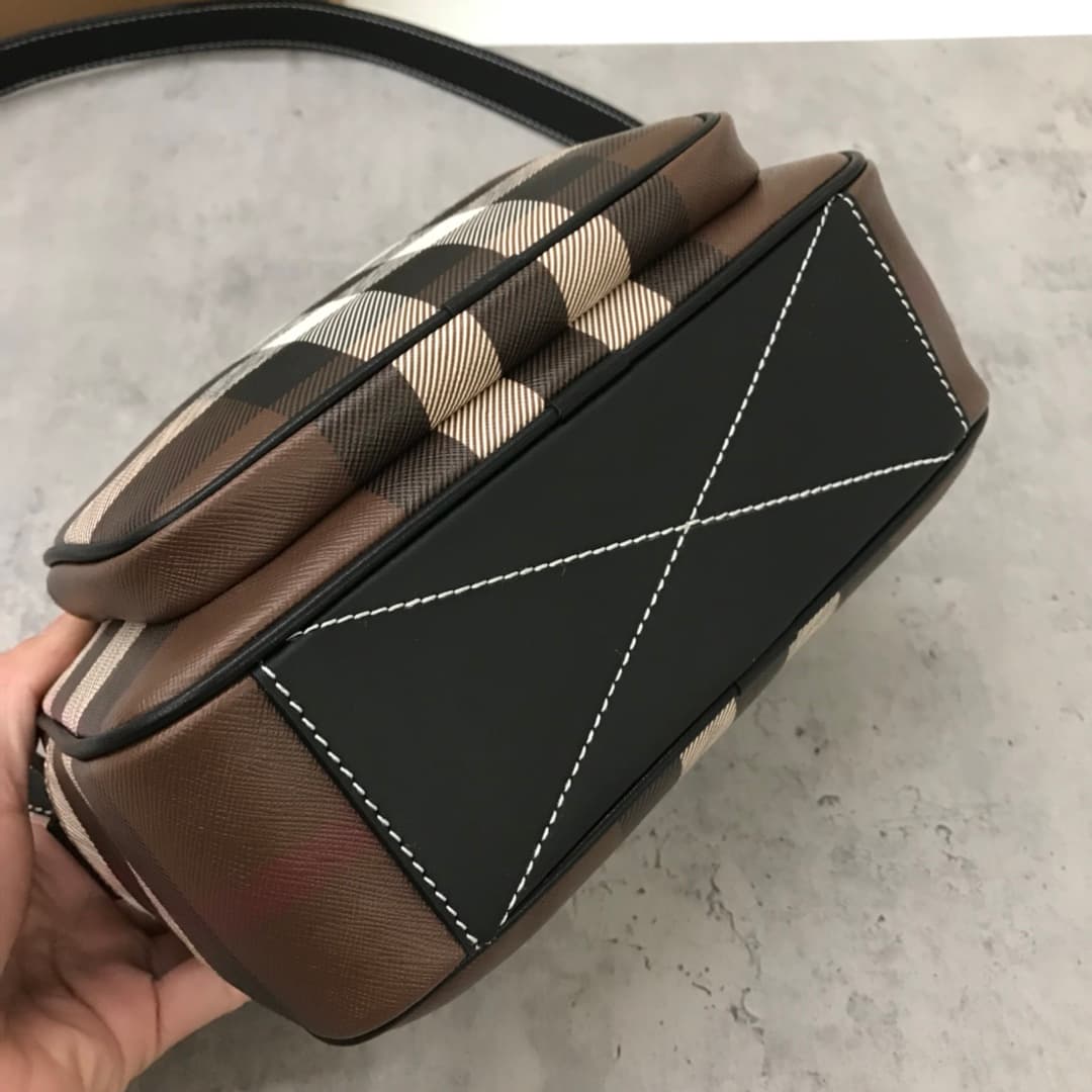 C8236 6088 – A new model camera bag from the B brand, crafted from eco-friendly plaid canvas. This eco-friendly fabric is made using renewable resources; compared to traditional coated canvas, it requires less water and produces fewer carbon dioxide emiss — image 5