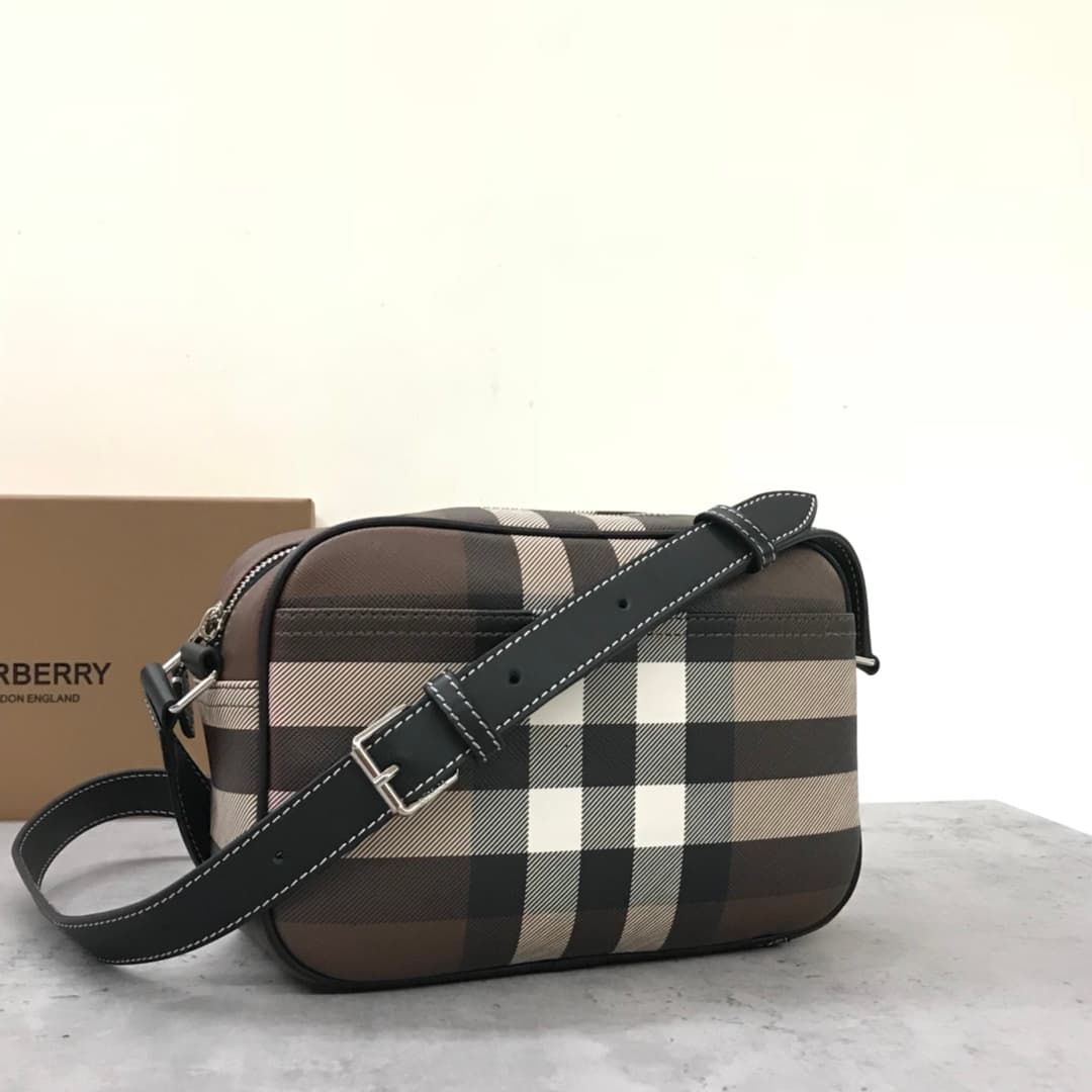 C8236 6088 – A new model camera bag from the B brand, crafted from eco-friendly plaid canvas. This eco-friendly fabric is made using renewable resources; compared to traditional coated canvas, it requires less water and produces fewer carbon dioxide emiss — image 6