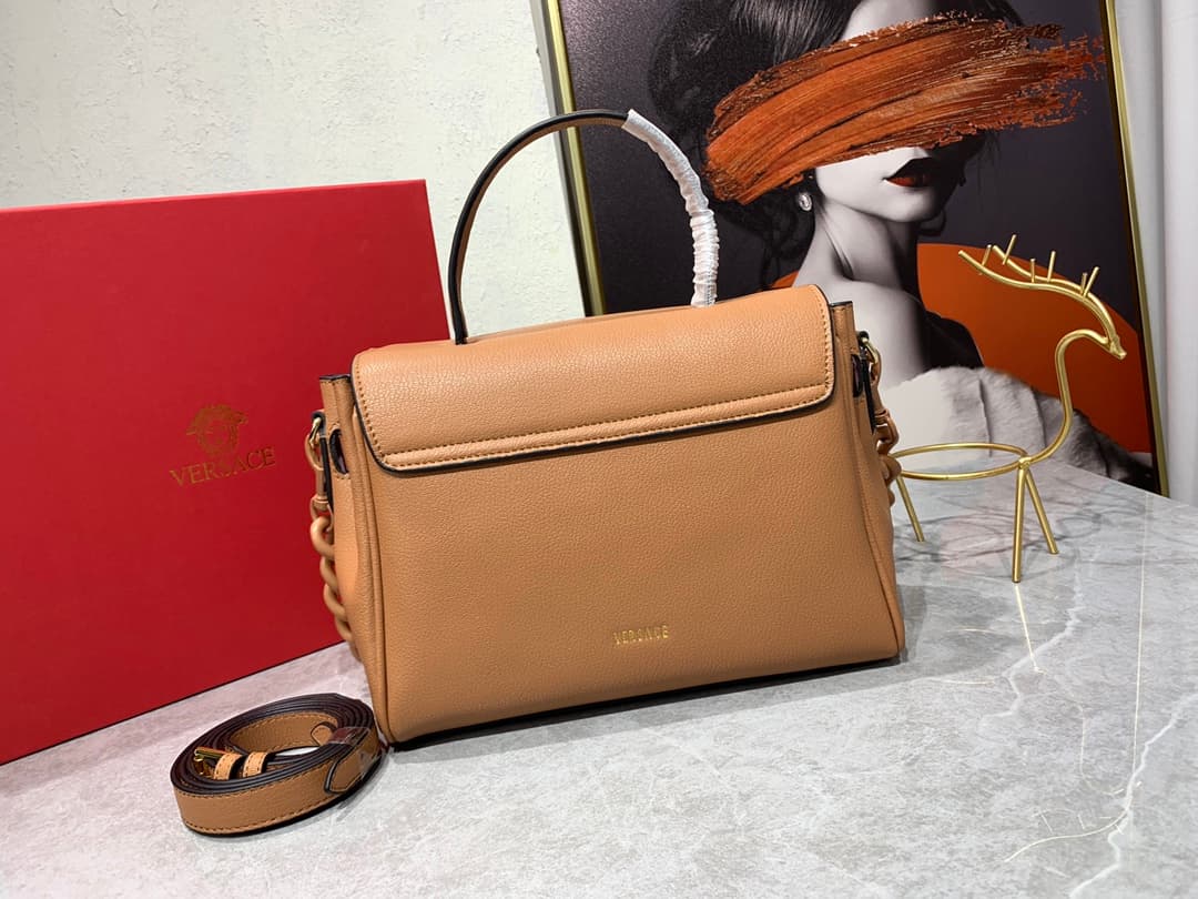 C8352 New colors 🎊💰 Small size 390 Versace – there are many new designs this year that are really impressive! The new bags in the LaMedusa series, like the Beaver Ken豆 style, are also very stylish. It is said that the design inspiration comes from marine  — image 3