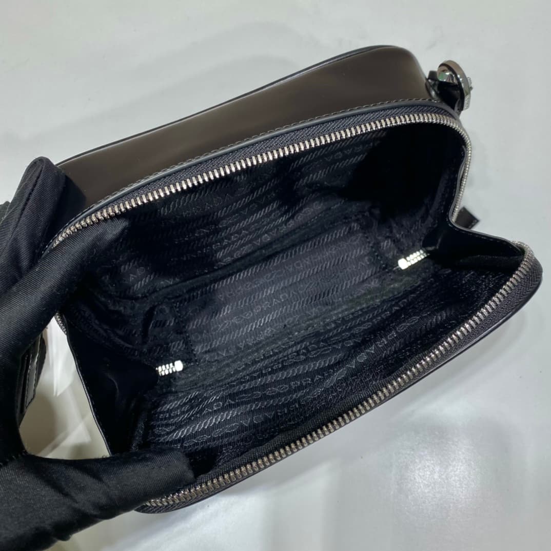 C6942 New mini postman bag 🎉2VH070/leather finish 🎉🎉 — image 8