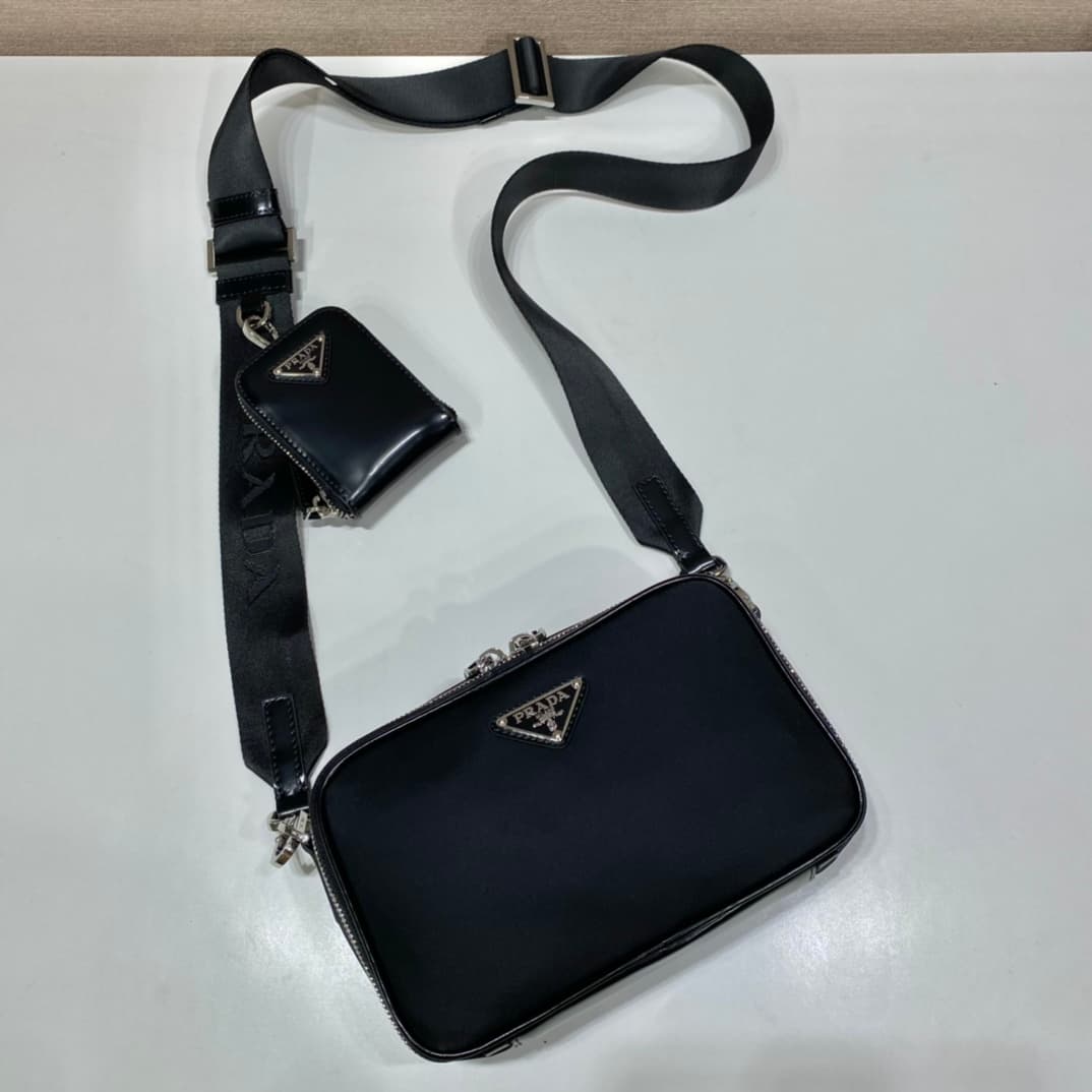 C6942 New mini postman bag 🎉2VH070/leather finish 🎉🎉 — image 3