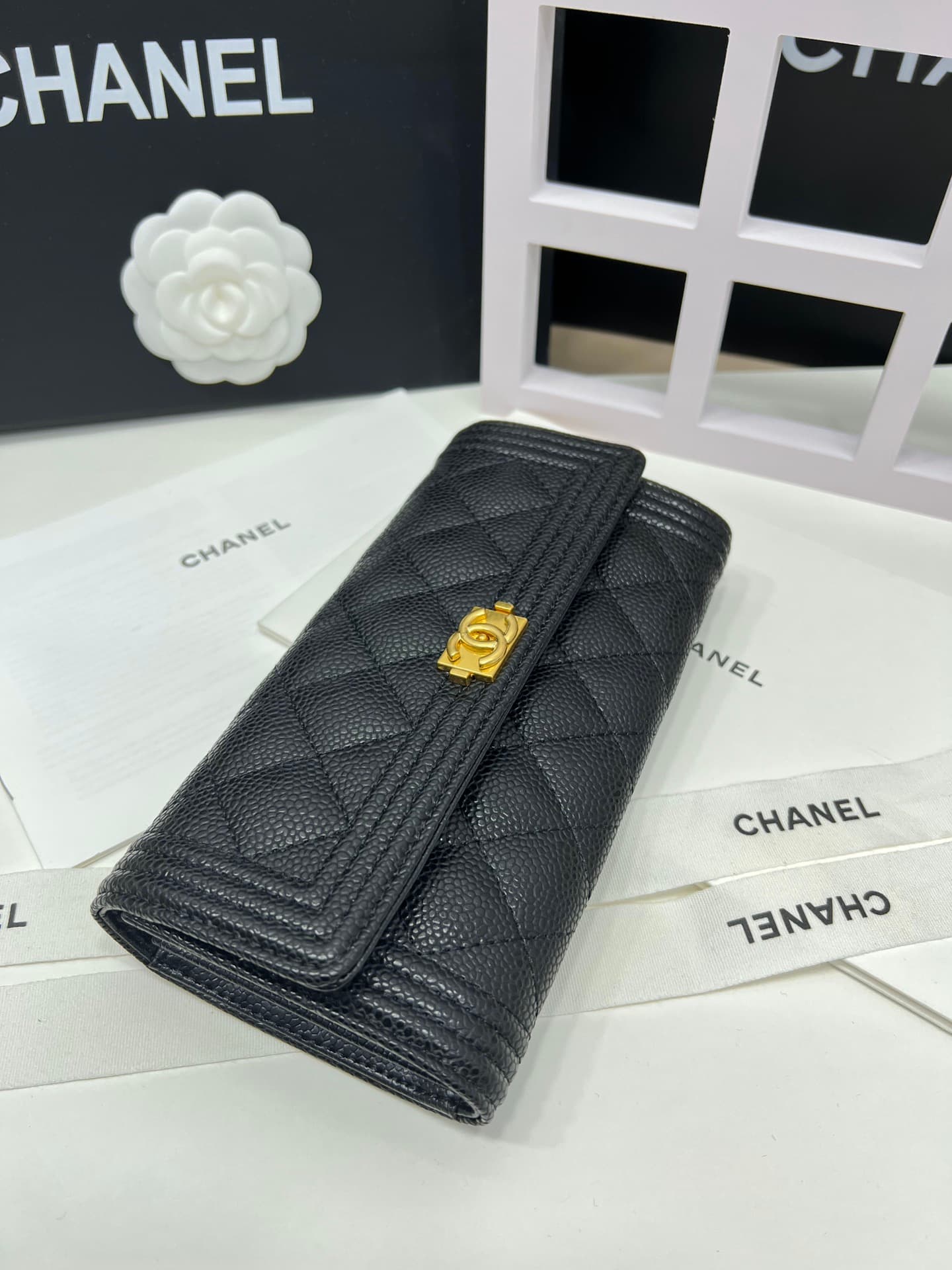 C372 Upgraded version 💋 Leboy collection: small granular ball-textured cowhide and sheepskin leather with gold/silver buttons. Chanel 🆕 new colors. A long wallet with two-fold clasp.[得意][得意] High-quality original items: exquisite lock clips and intricate  — image 2