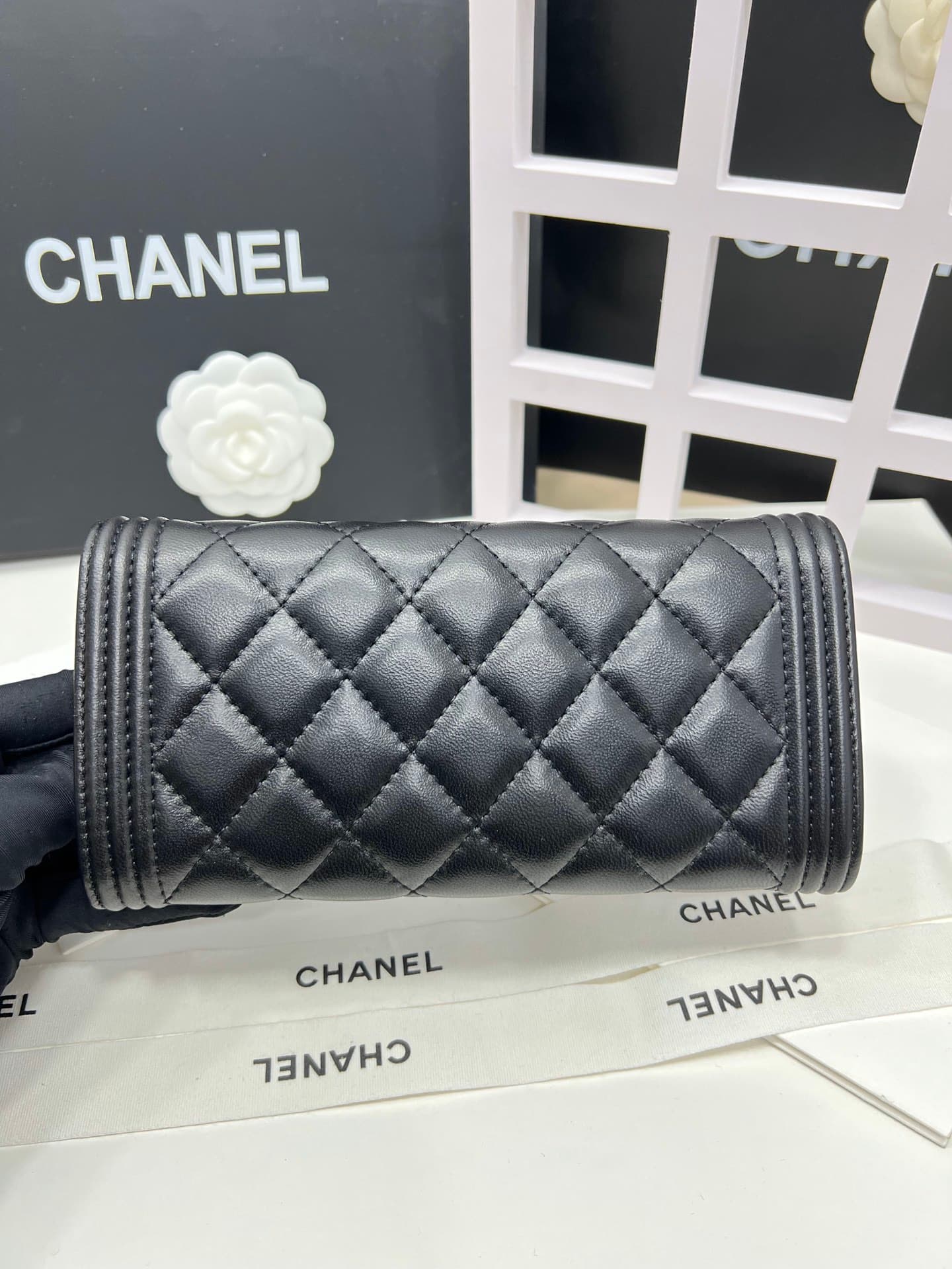 C371 Upgraded version 💋 leboy collection – small granular ball-textured cowhide or sheepskin leather with gold and silver buttons. Chanel 🆕 new colors. A long wallet with two-fold closures.[得意][得意] High-quality original items: exquisite locking mechanisms — image 4