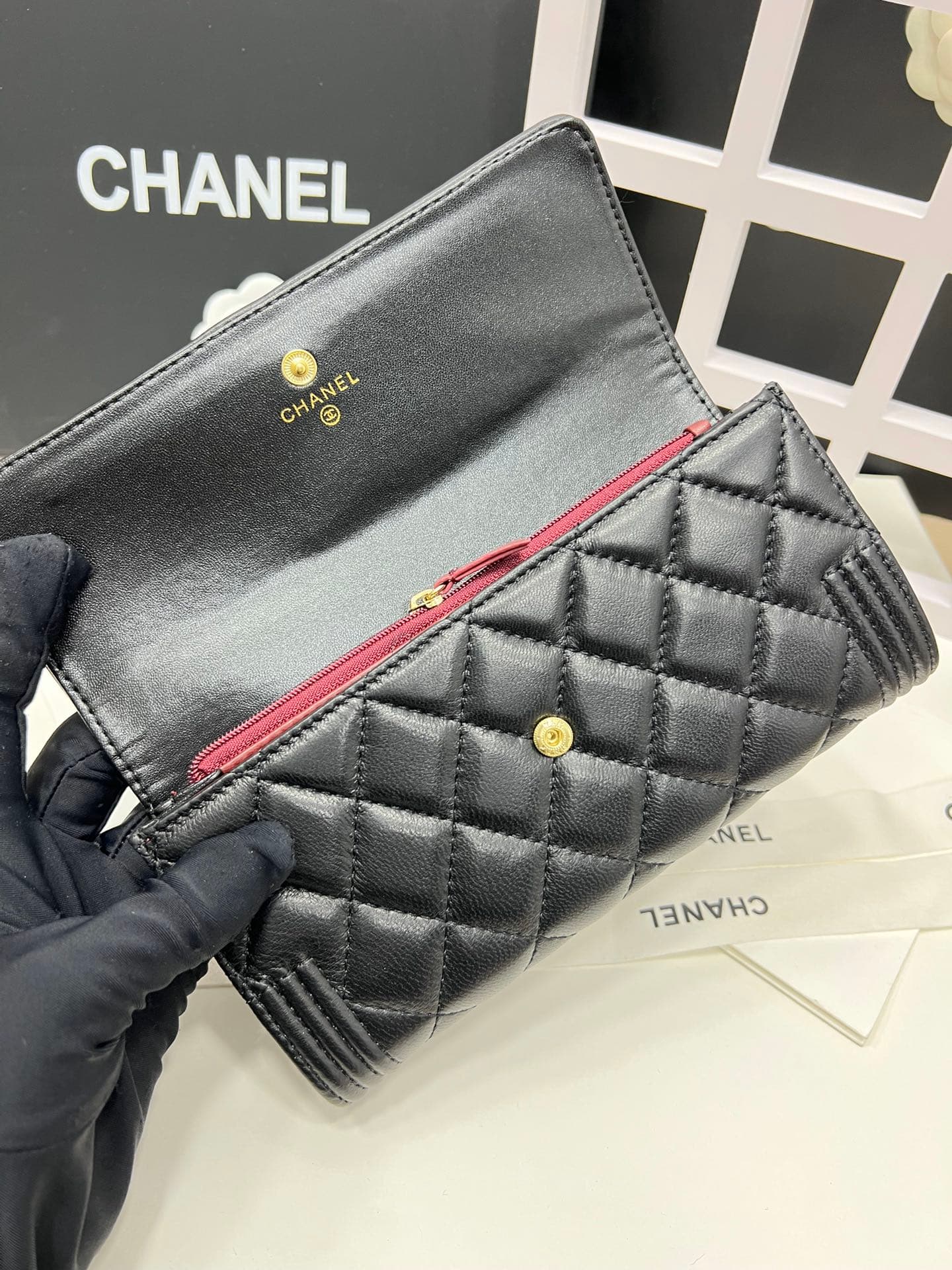 C371 Upgraded version 💋 leboy collection – small granular ball-textured cowhide or sheepskin leather with gold and silver buttons. Chanel 🆕 new colors. A long wallet with two-fold closures.[得意][得意] High-quality original items: exquisite locking mechanisms — image 7