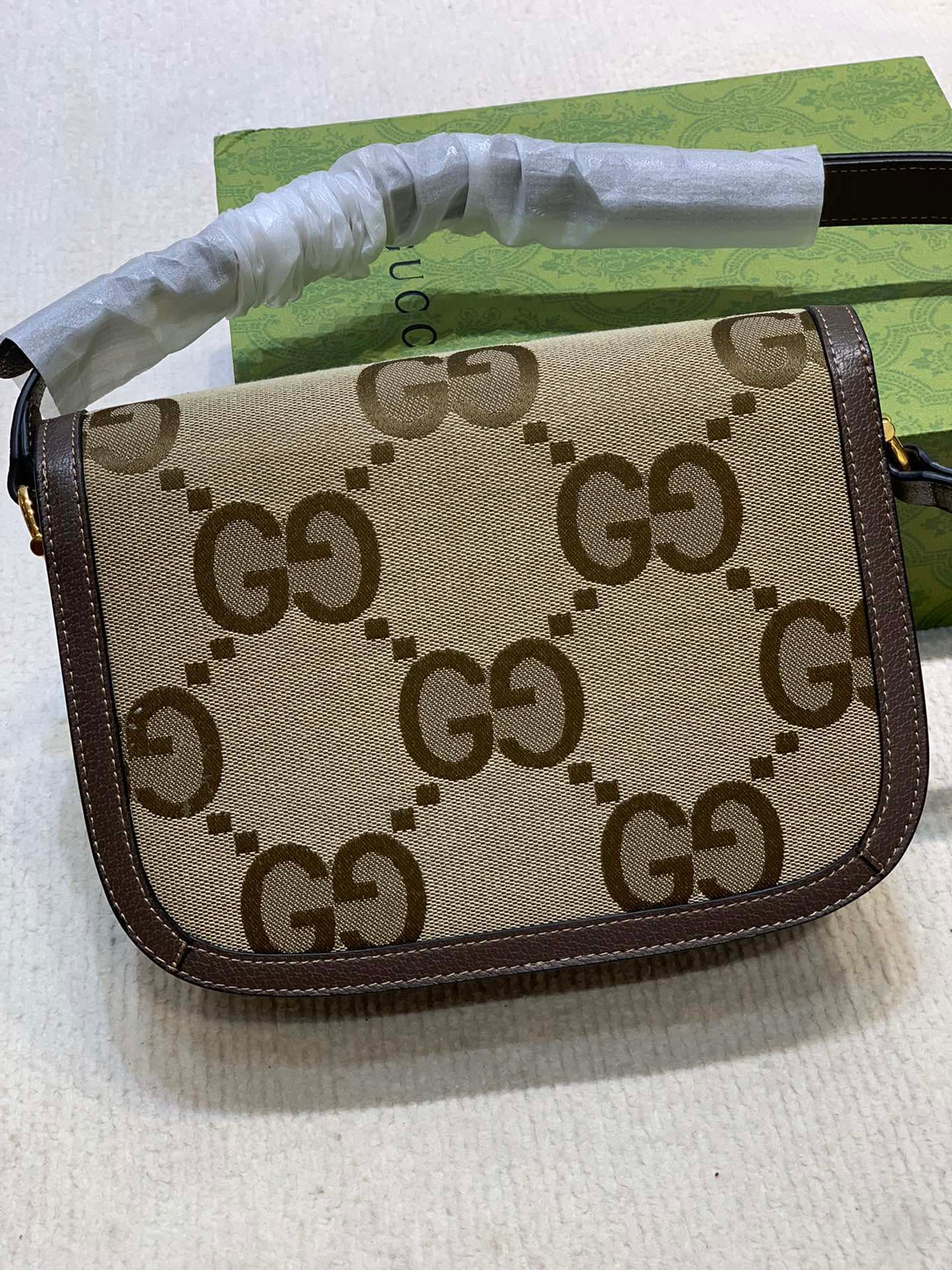 C3981 Ma'an’s “Aria – Fashion Anthem” collection reinterprets classic elements using modern techniques. Bamboo motifs are one of Gucci’s iconic elements, which have appeared in various collections since the 1990s. After more than eighty years of evolution — image 2