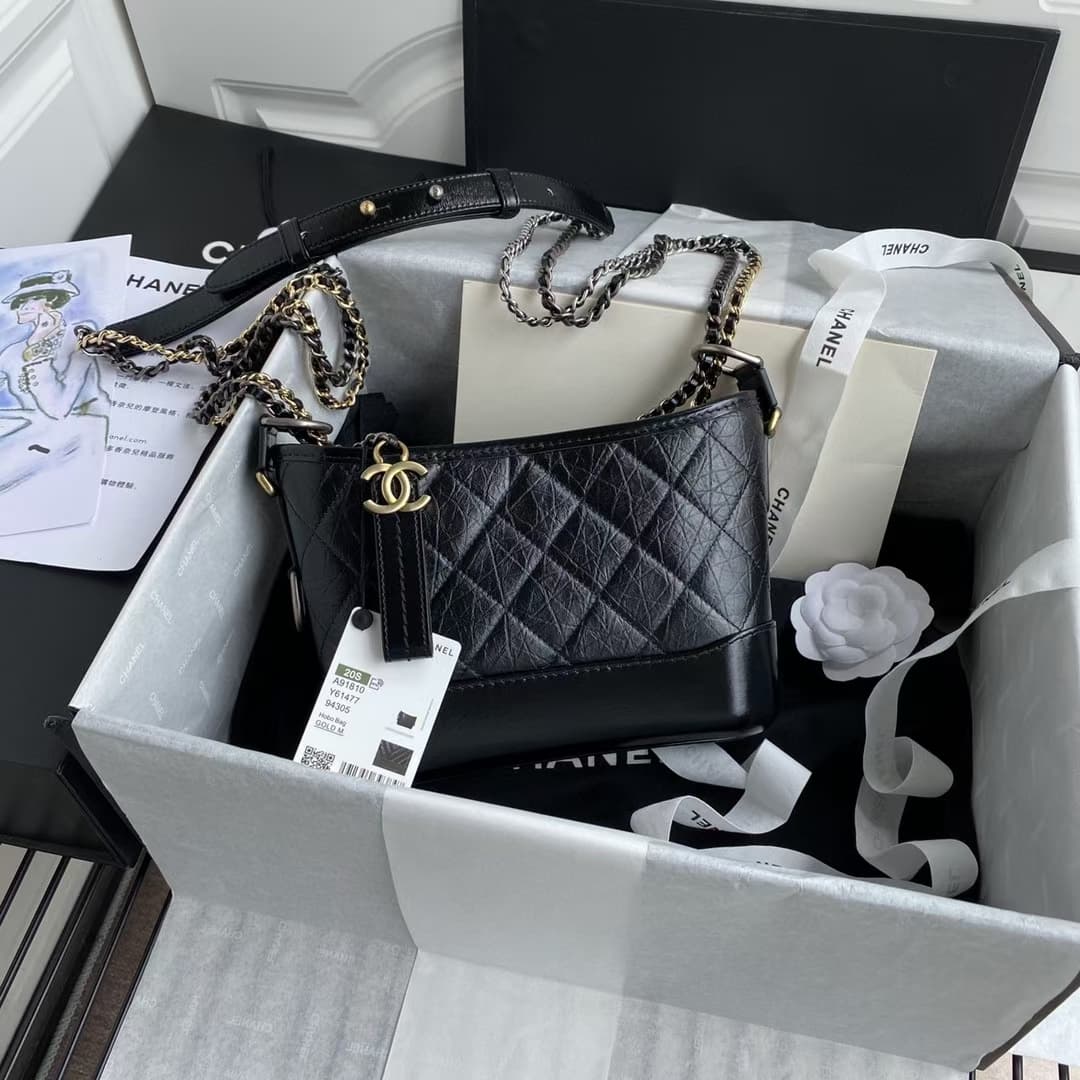 C772 Chane* Gabrielle#Christian Lacroze’s innovations never fail to impress. By integrating strength and elegant design aesthetics into the existing beauty, the Chanel Gabrielle bag was created. It made its debut at the 2017 spring/summer high-end fashion — image 2
