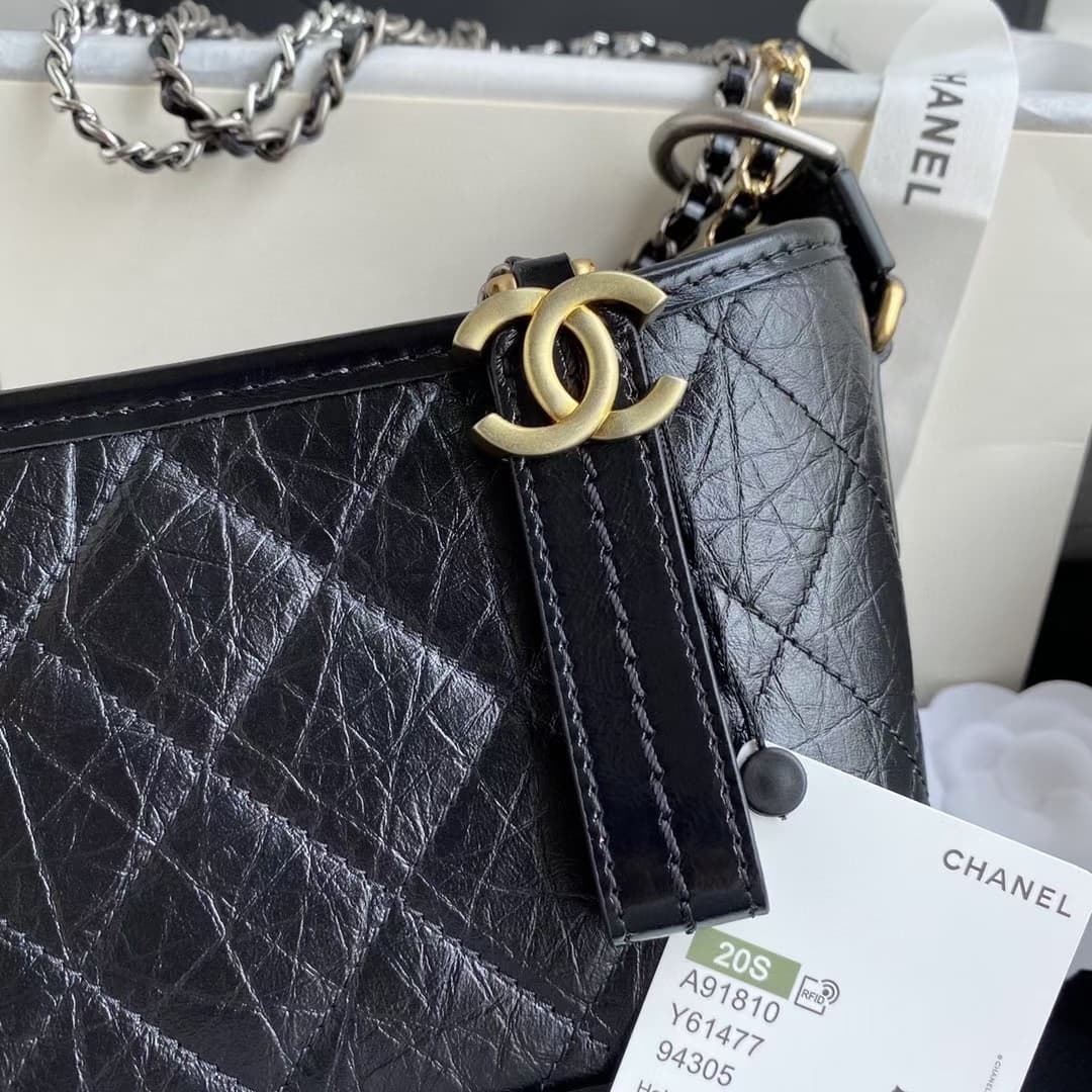 C772 Chane* Gabrielle#Christian Lacroze’s innovations never fail to impress. By integrating strength and elegant design aesthetics into the existing beauty, the Chanel Gabrielle bag was created. It made its debut at the 2017 spring/summer high-end fashion — image 3