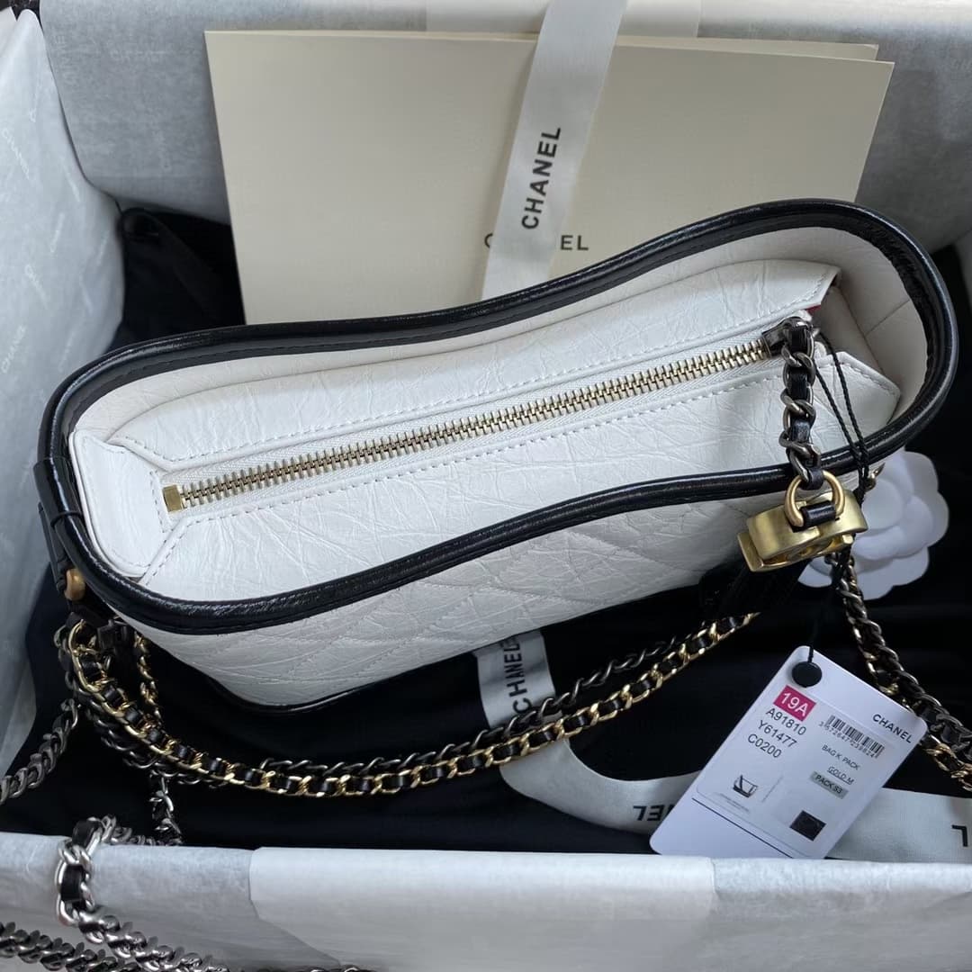 C770 Chane* Gabrielle# CK: Its innovations never fail to impress. By integrating strength and elegant design aesthetics into the existing beauty, the Gabrielle bag was created. It made its debut at the 2017 spring/summer high-end clothing collection event — image 6