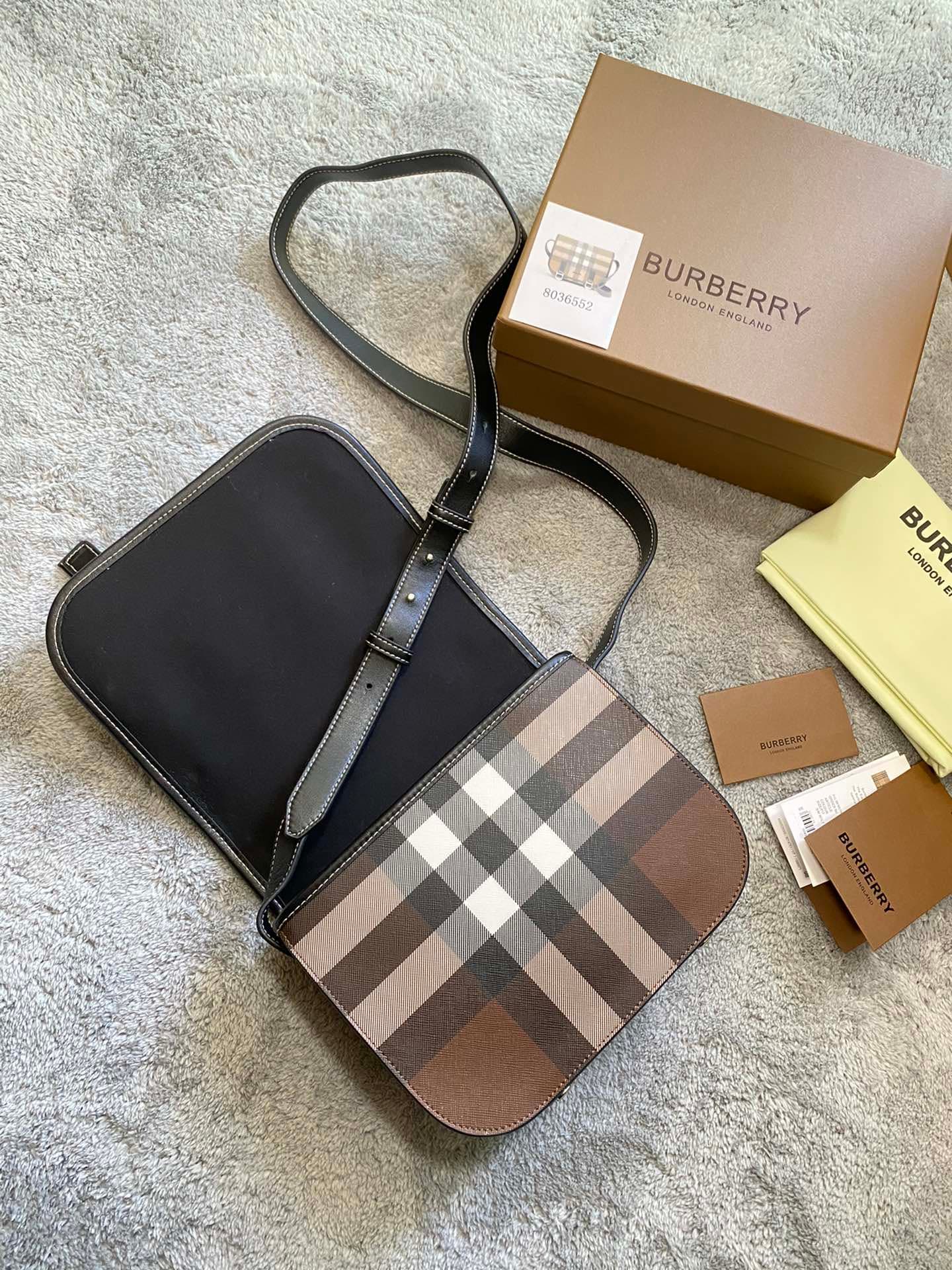 C79 🎁 Latest马鞍 bag from B brand! A stylish messenger bag with a straight silhouette, crafted from eco-friendly plaid canvas. This eco-friendly fabric is made using renewable resources; compared to traditional coated canvas, it requires less water and prod — image 6
