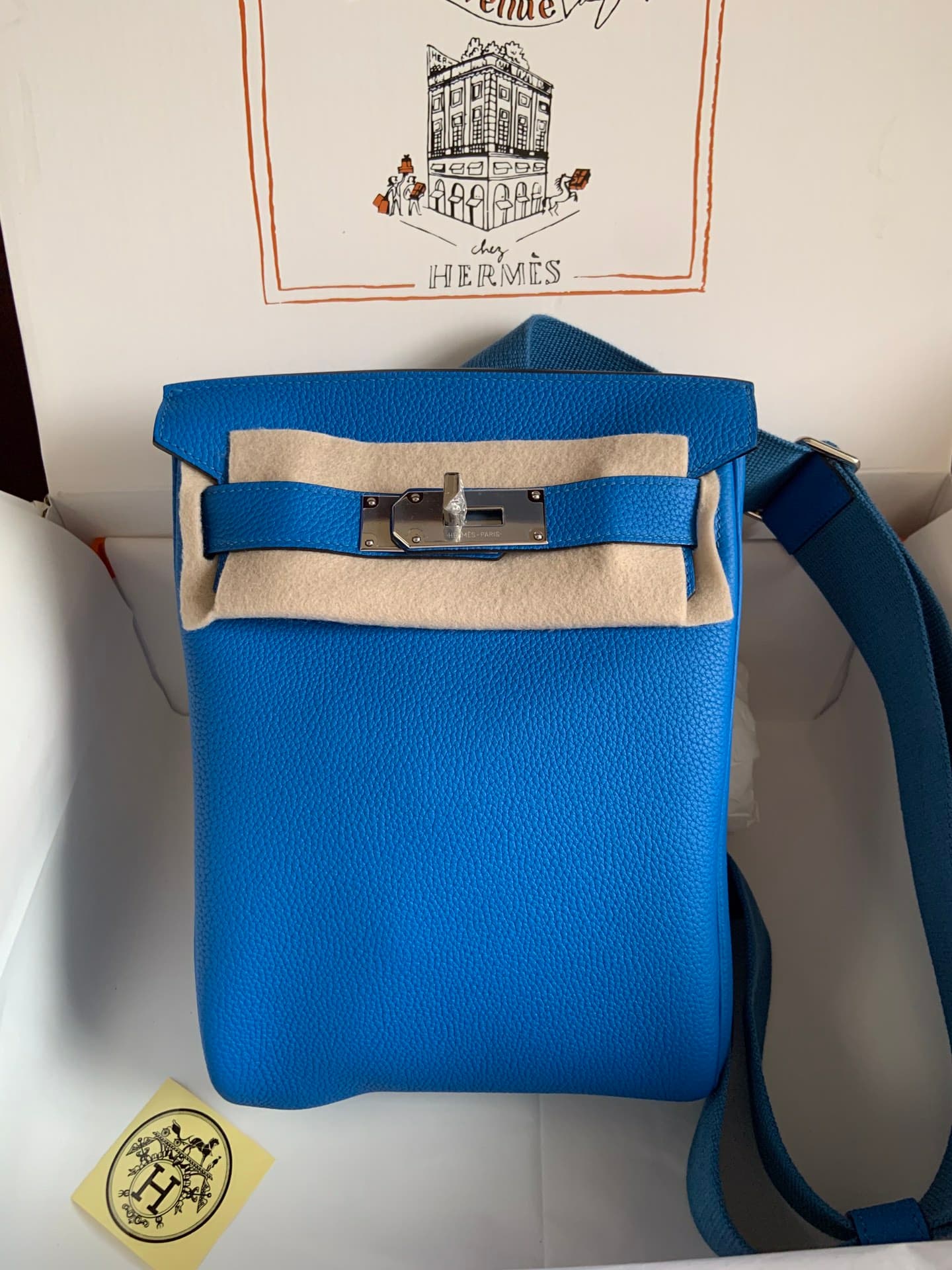 C4842 Here comes Hermès’ most handsome bag! — image 1