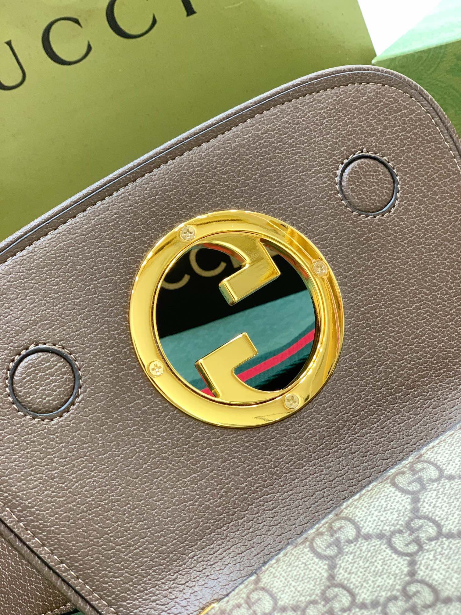 C3989 The new Gucci Blondie collection of handbags not only exudes a unique, dynamic charm, but also reflects the vision of creative director Alessandro Michele—honoring Gucci’s heritage while integrating contemporary expressions. In the advertising campa — image 4
