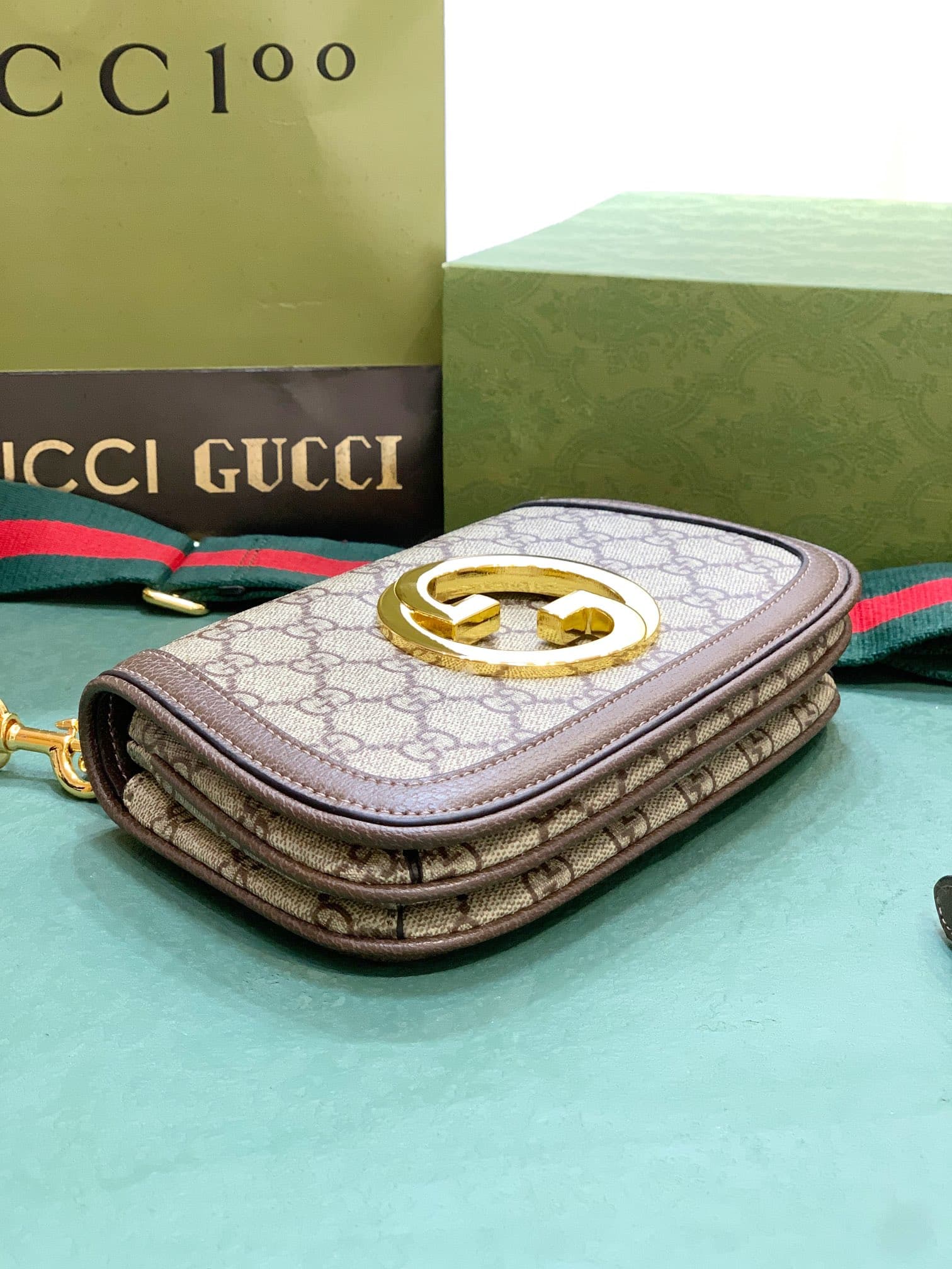 C3989 The new Gucci Blondie collection of handbags not only exudes a unique, dynamic charm, but also reflects the vision of creative director Alessandro Michele—honoring Gucci’s heritage while integrating contemporary expressions. In the advertising campa — image 6