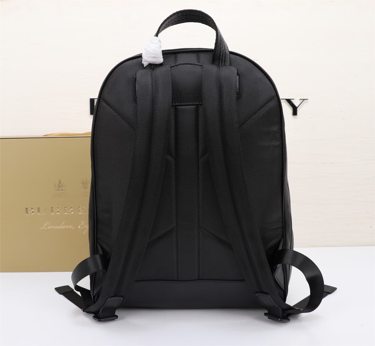 C7 🔥🔥 Barbour New Men's Backpack, Reimagined Check Electronic Canvas Backpack – an Eco-friendly Canvas Made from Recyclable Materials, Using Less Water and Reducing CO2 Emissions Compared to Traditional Coated Canvas. Features our logo and ribbed leather  — image 4