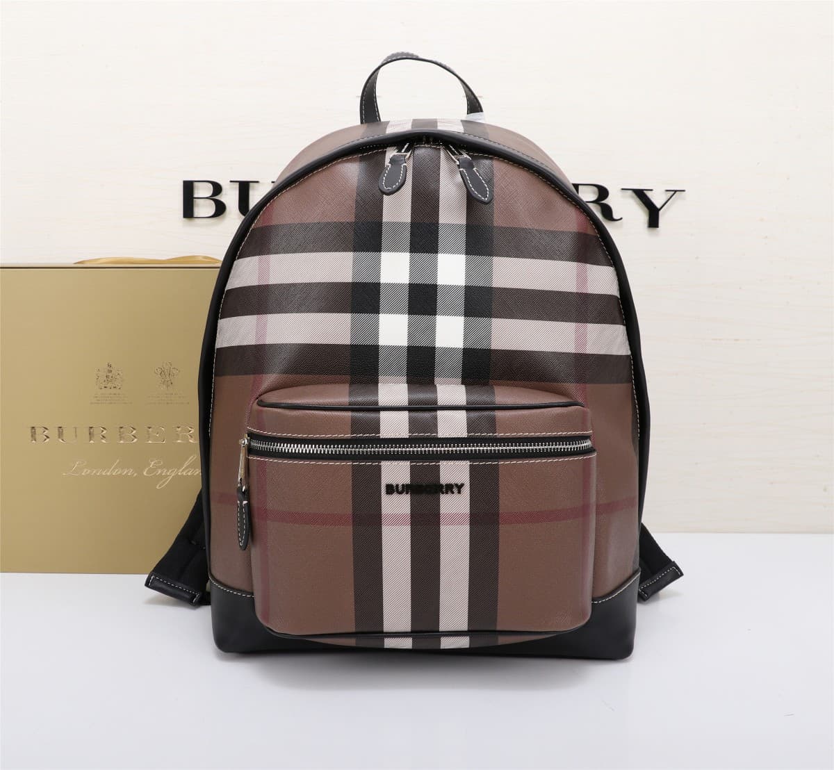 C6 💎💎360💎💎🔥🔥 Burberry New Men's Backpack, Reimagined Checked Electronic Canvas Backpack – an eco-friendly canvas made primarily from renewable resources. Compared to traditional coated canvas, this renewable material requires less water and emits fewer ca — image 1