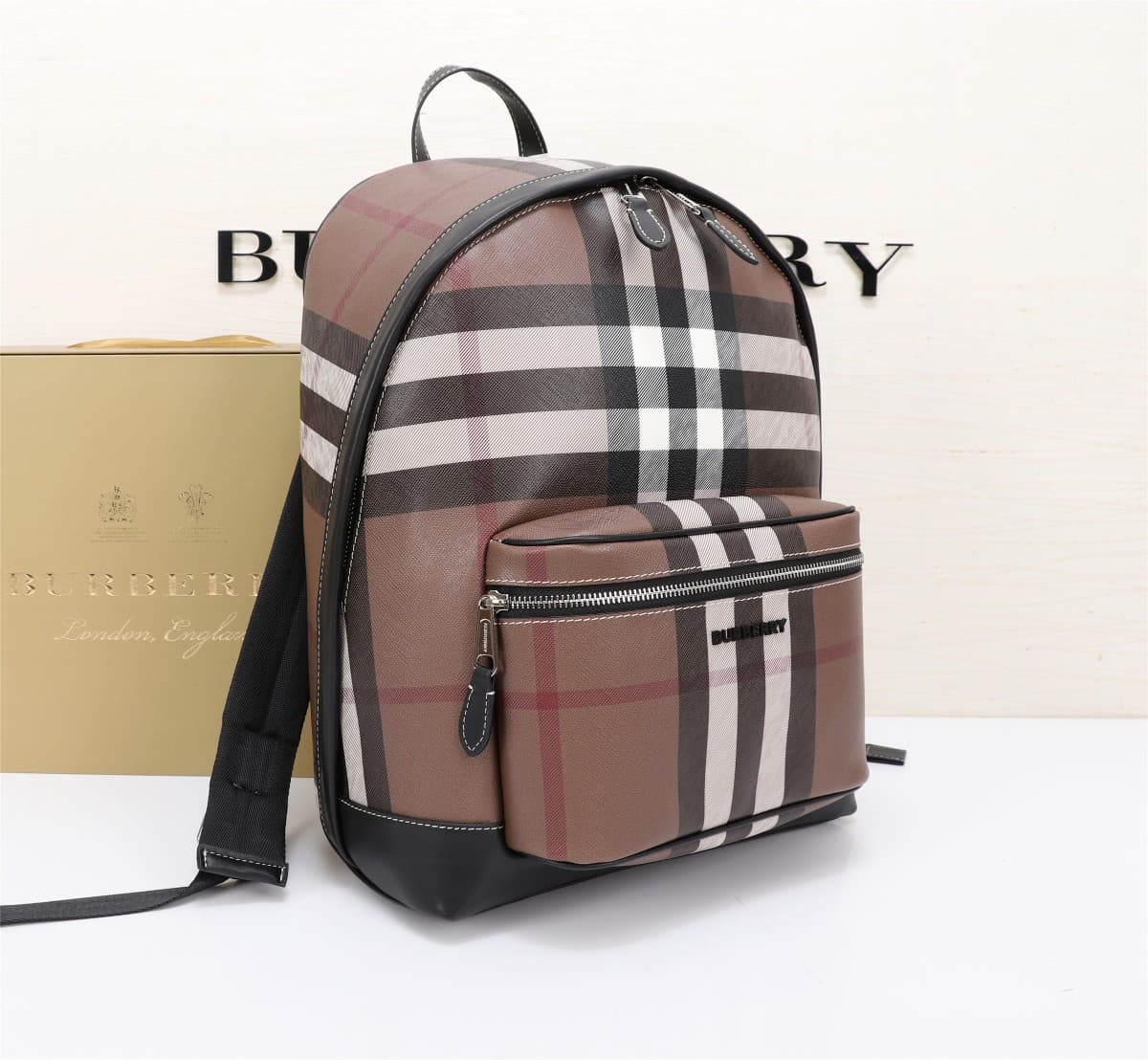 C6 💎💎360💎💎🔥🔥 Burberry New Men's Backpack, Reimagined Checked Electronic Canvas Backpack – an eco-friendly canvas made primarily from renewable resources. Compared to traditional coated canvas, this renewable material requires less water and emits fewer ca — image 2