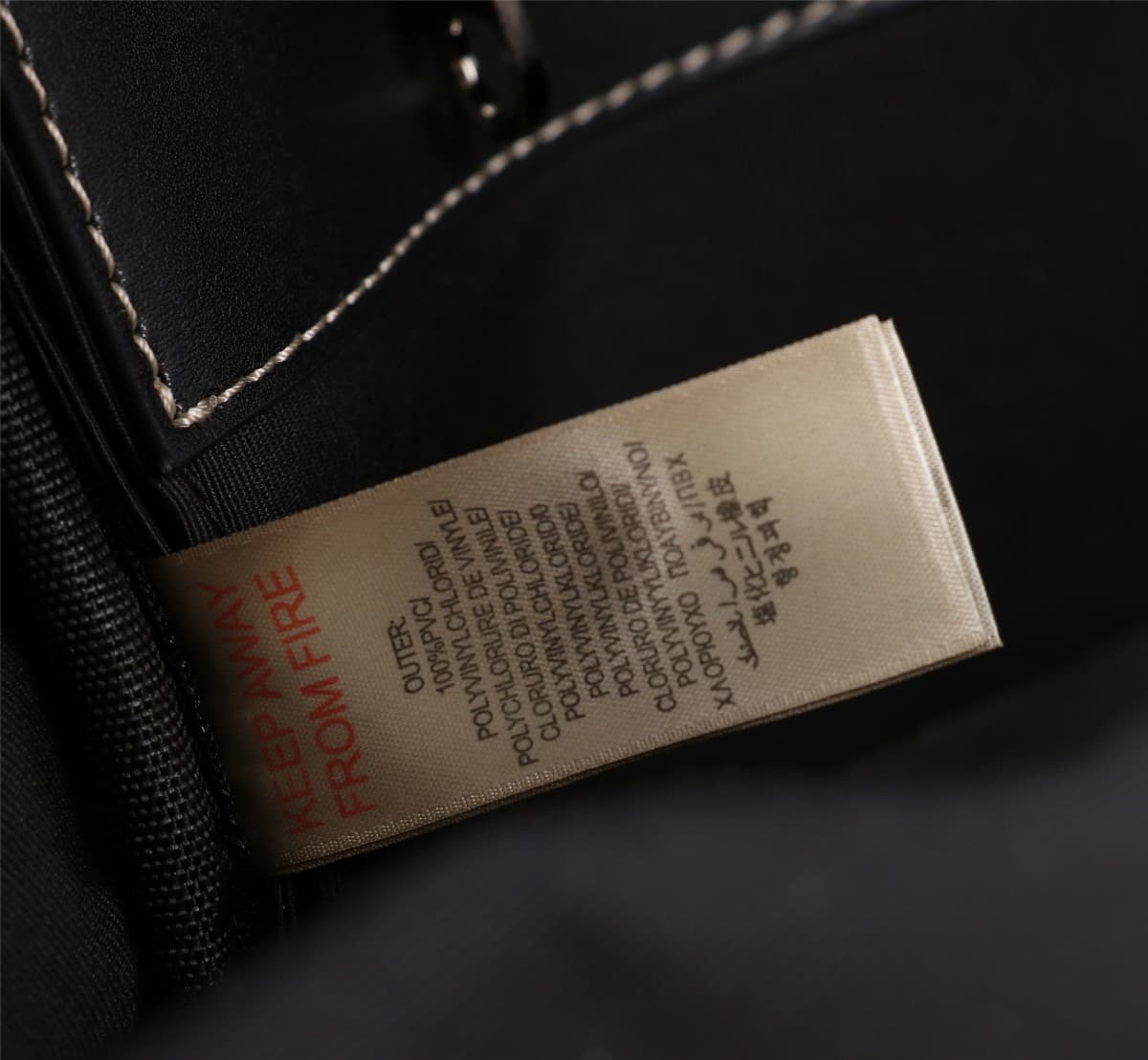 C6 💎💎360💎💎🔥🔥 Burberry New Men's Backpack, Reimagined Checked Electronic Canvas Backpack – an eco-friendly canvas made primarily from renewable resources. Compared to traditional coated canvas, this renewable material requires less water and emits fewer ca — image 8