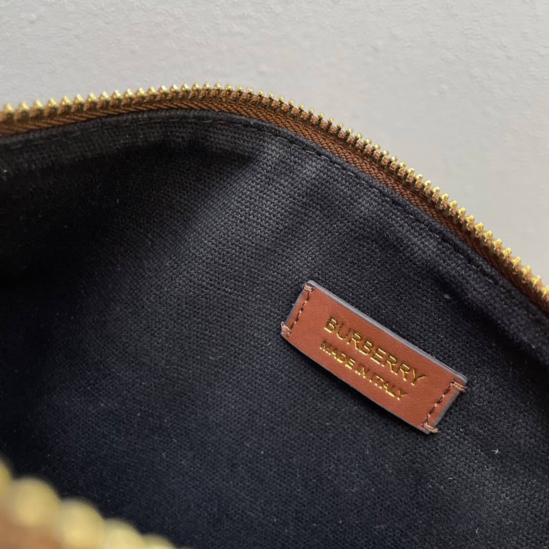 C27 Large 220 Small — image 8