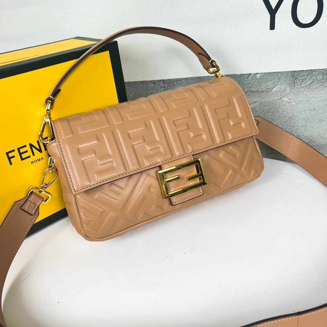 C2933 💰👑FENDI — image 2