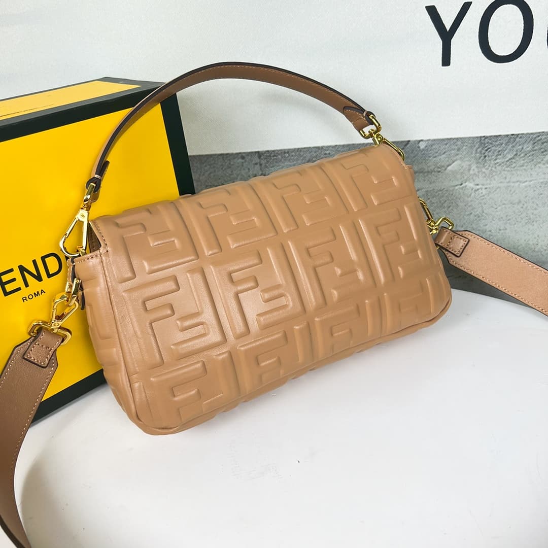 C2933 💰👑FENDI — image 3