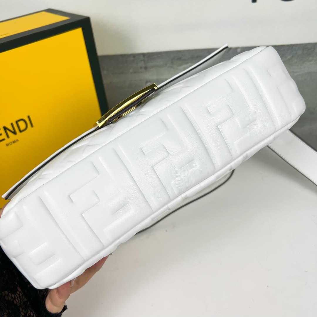 C2930 💰👑FENDI — image 3