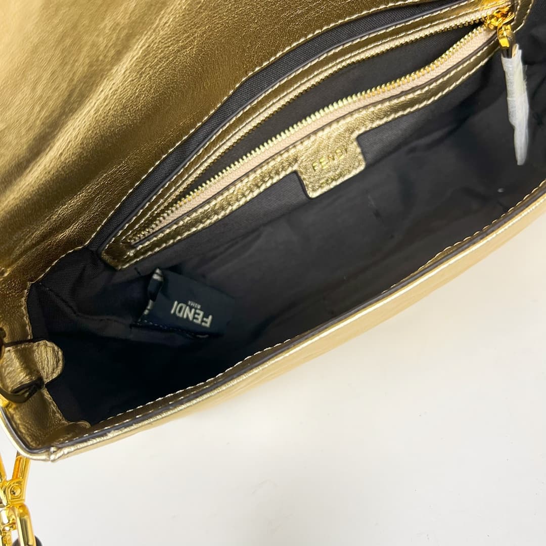 C2931 💰👑FENDI — image 8