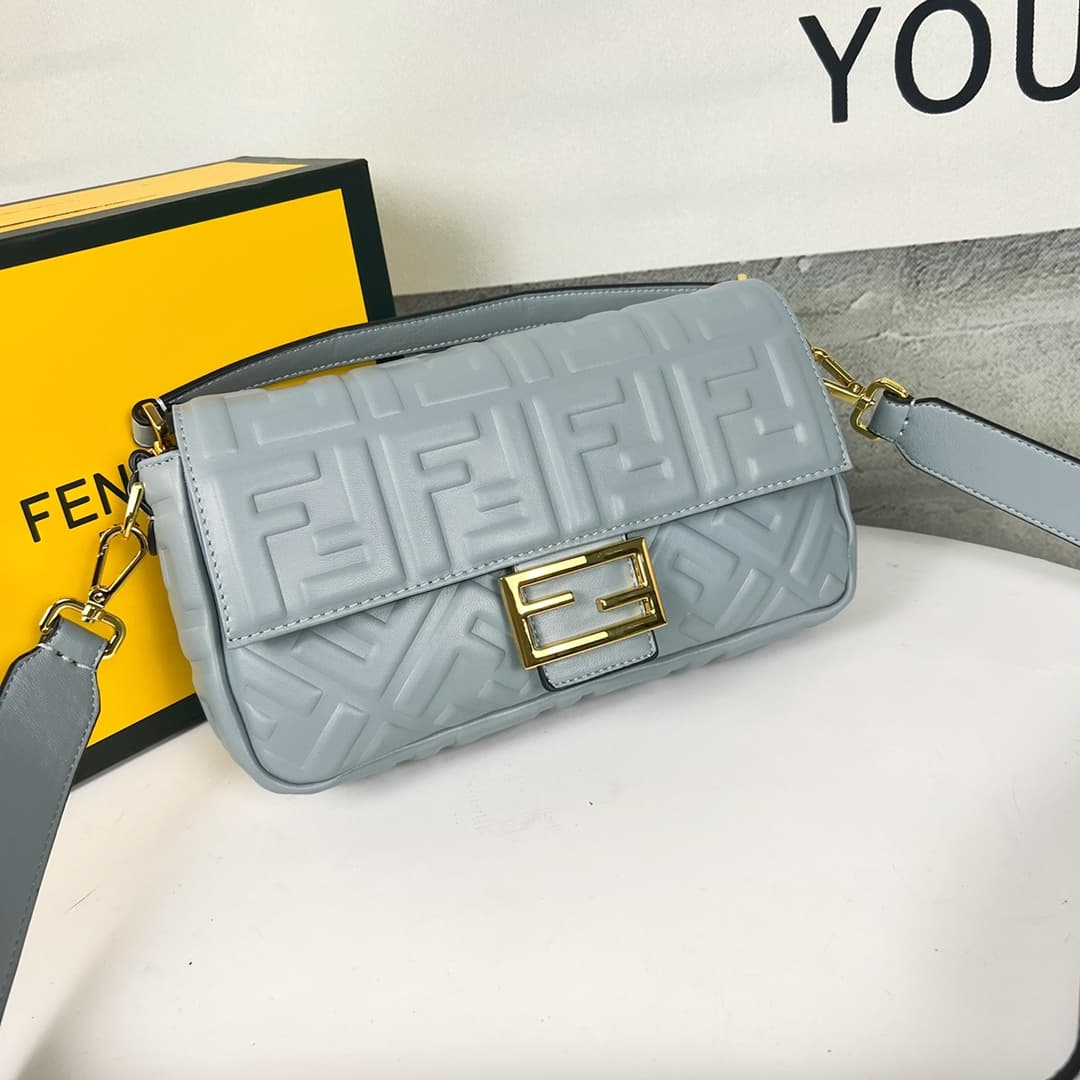 C2929 💰👑FENDI — image 2