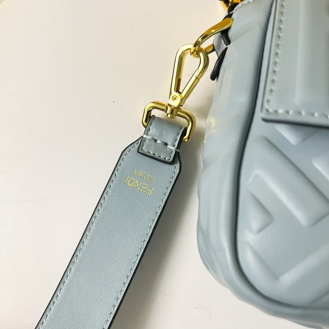 C2929 💰👑FENDI — image 7
