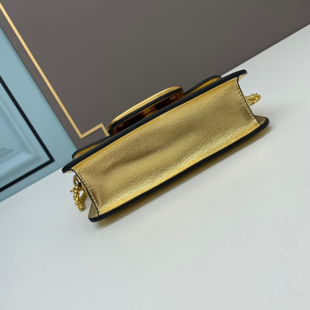 C8248 Small size [520 Selection] VALENTINO Hu Jia’s MINILOCO calfskin product. Composed of metal chains and fine leather, it features a unique double handle design. It can also be converted into a handbag by removing the handle. With multiple styling opti — image 5