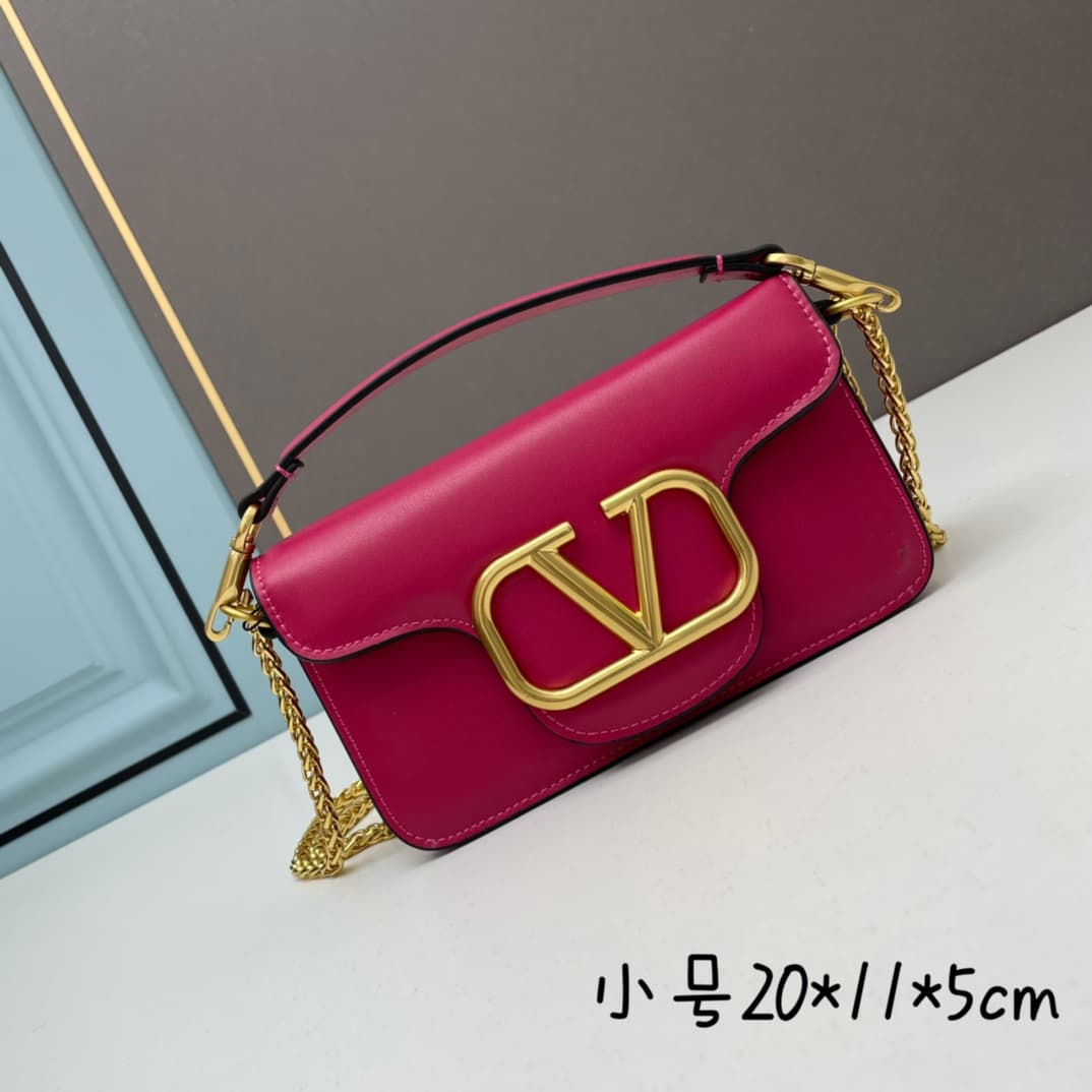 C8240 Small size [520 Selection] VALENTINO Women’s MINILOCO calfskin product. Composed of metal chains and fine leather, it features a unique double handle design. It can also be removed and transformed into a handbag. With multiple styling options, it co — image 1