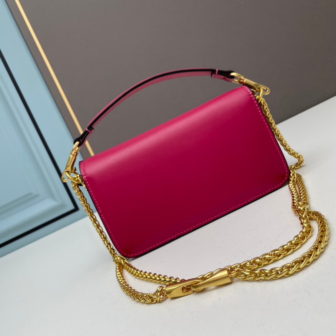 C8240 Small size [520 Selection] VALENTINO Women’s MINILOCO calfskin product. Composed of metal chains and fine leather, it features a unique double handle design. It can also be removed and transformed into a handbag. With multiple styling options, it co — image 3