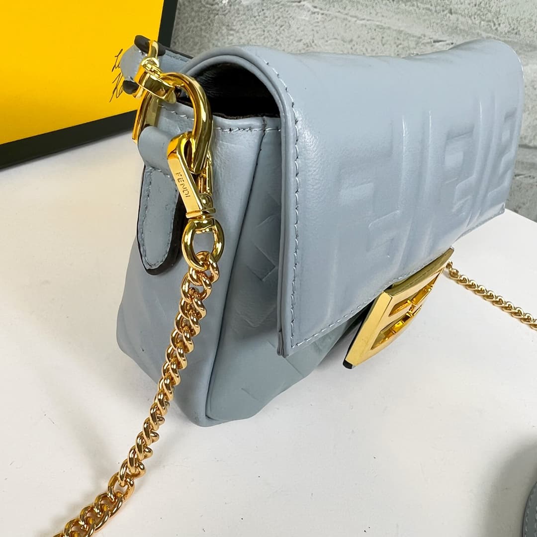 C2926 💰👑FENDI — image 5
