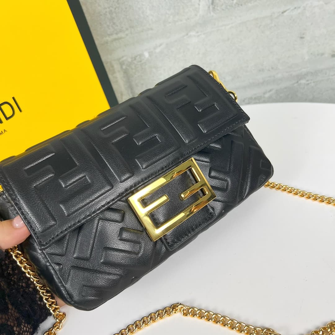 C2925 💰👑FENDI — image 4