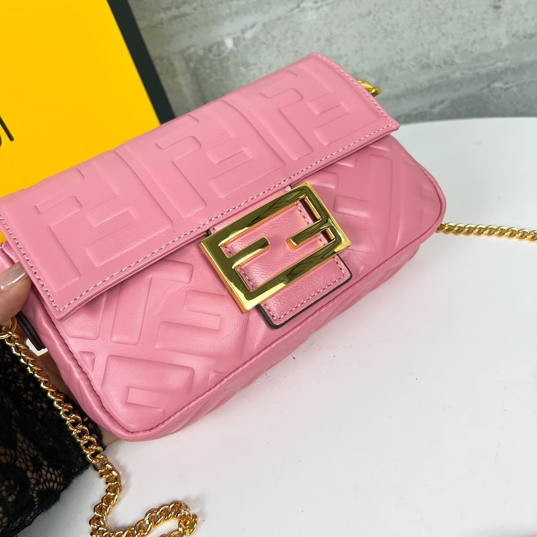 C2924 💰👑FENDI — image 3