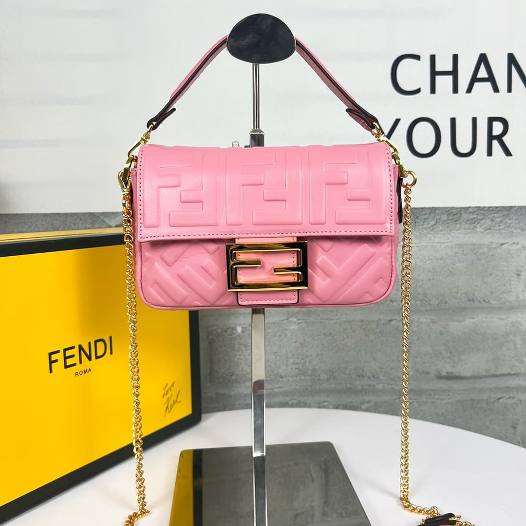 C2924 💰👑FENDI — image 1