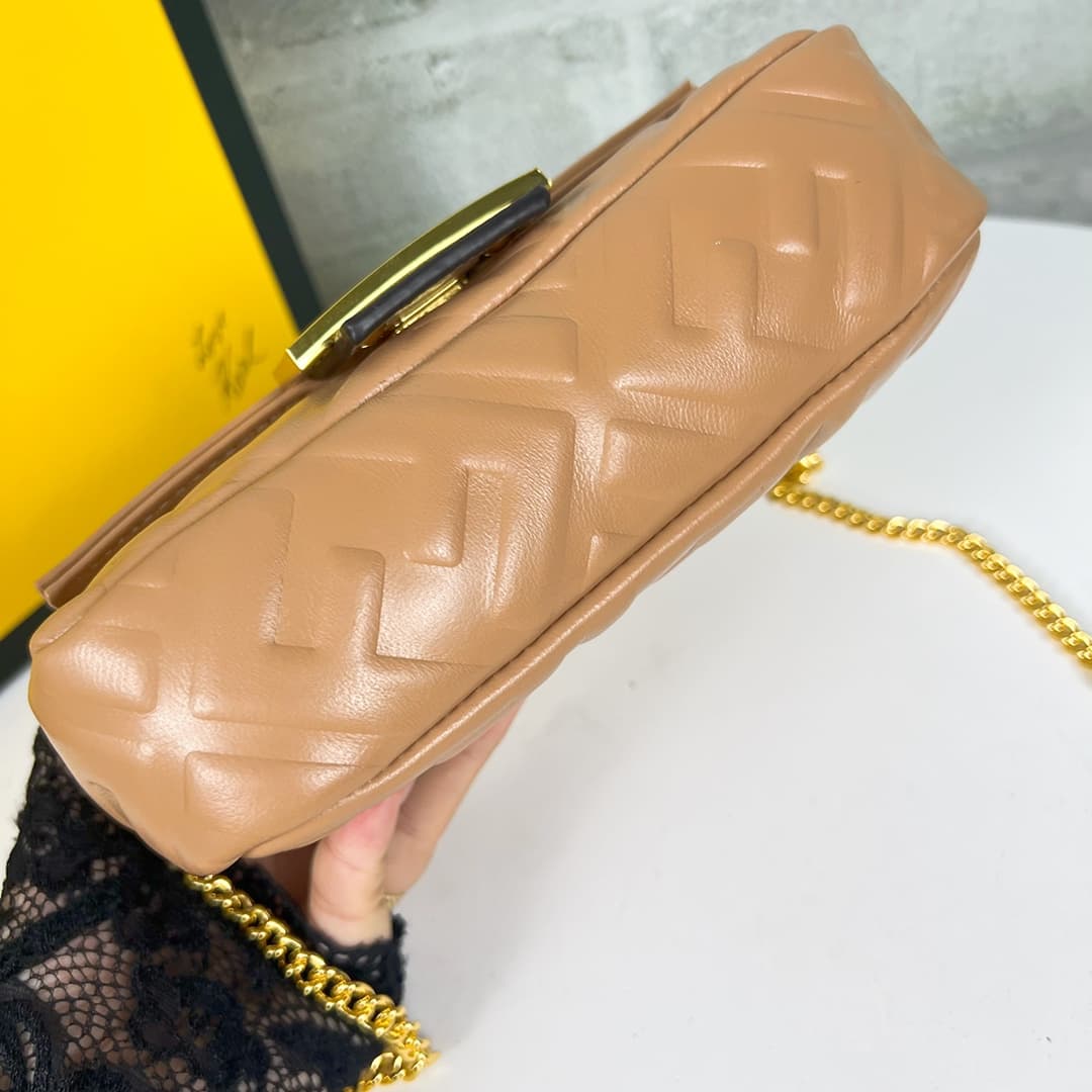 C2923 💰👑FENDI — image 4