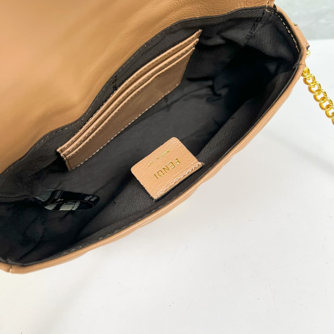C2923 💰👑FENDI — image 7