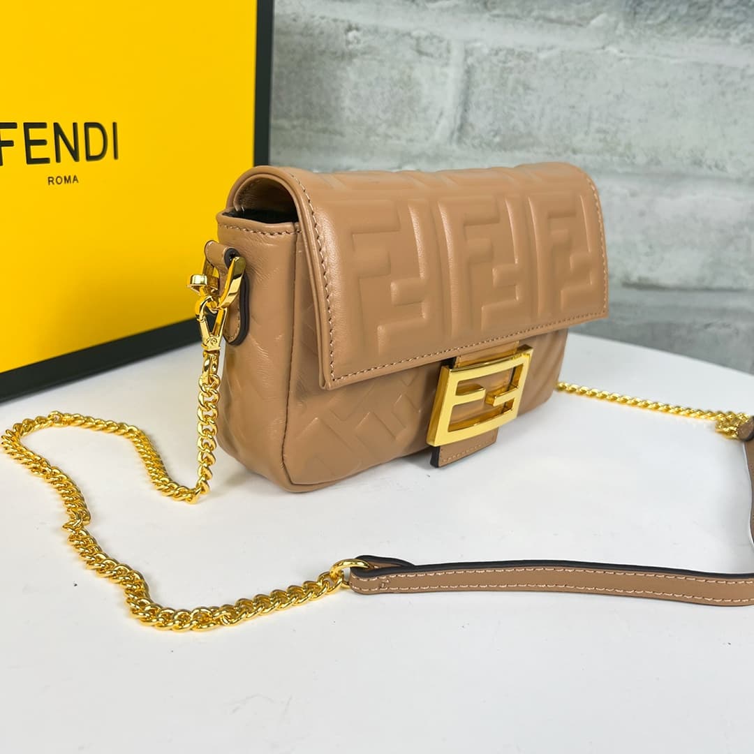 C2923 💰👑FENDI — image 6