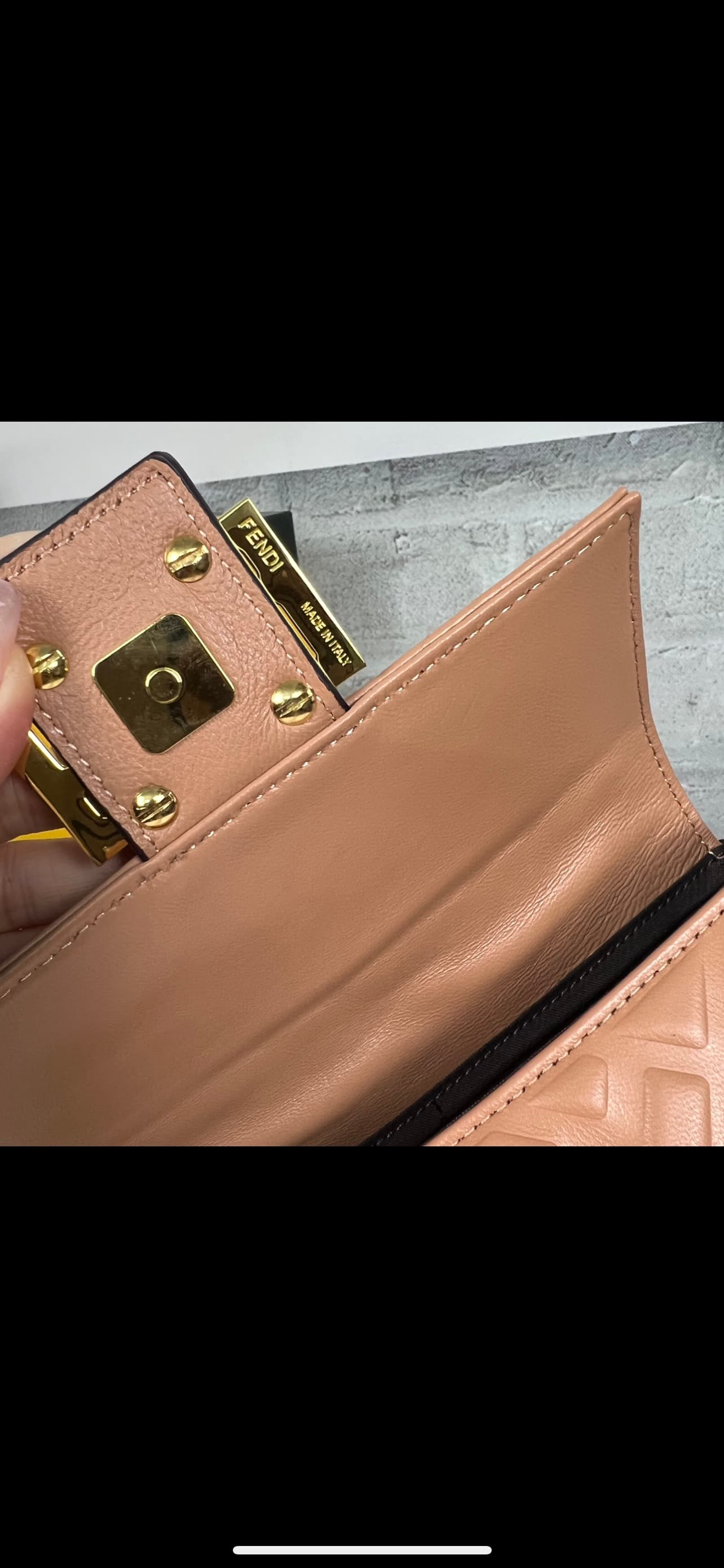 C2923 💰👑FENDI — image 8