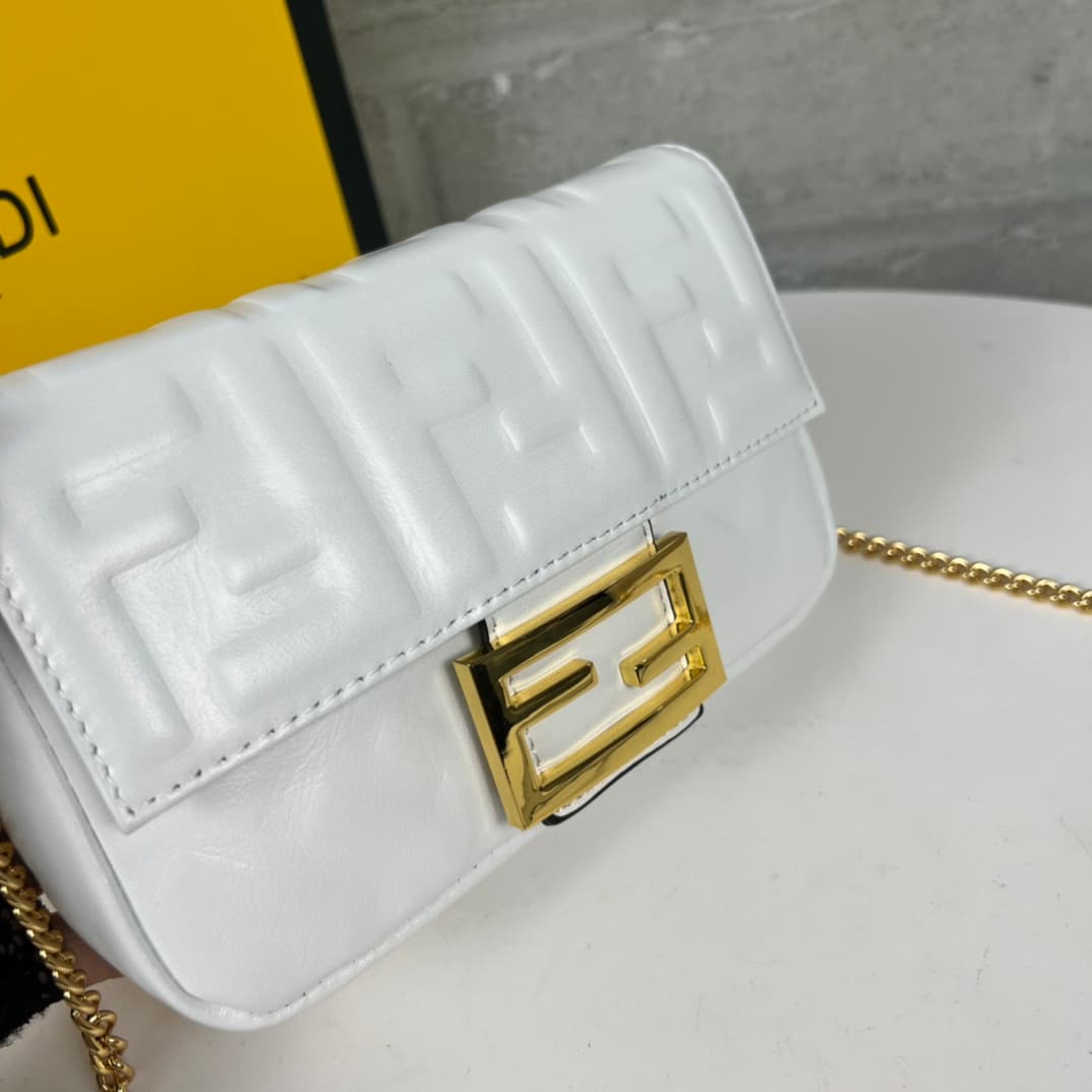 C2922 💰👑FENDI — image 3