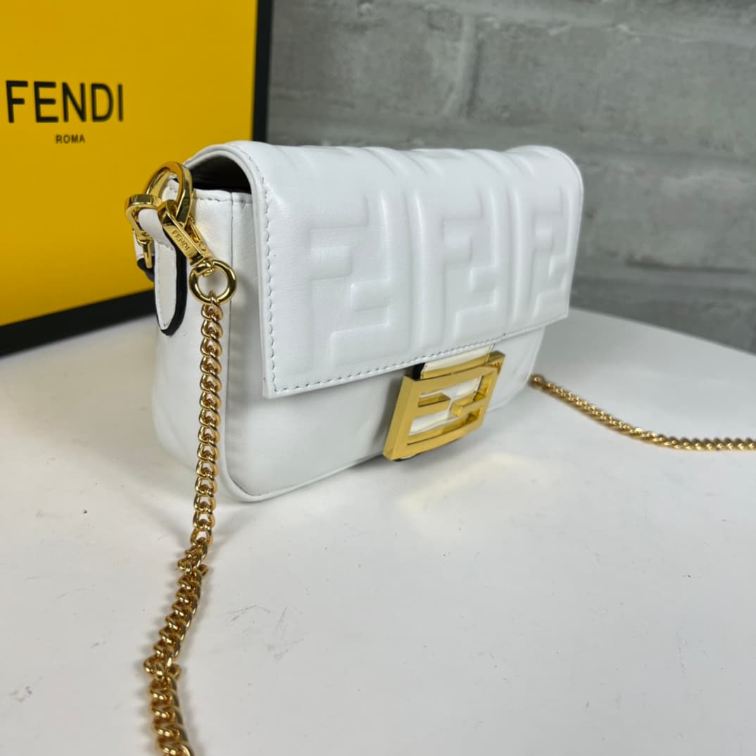 C2922 💰👑FENDI — image 5