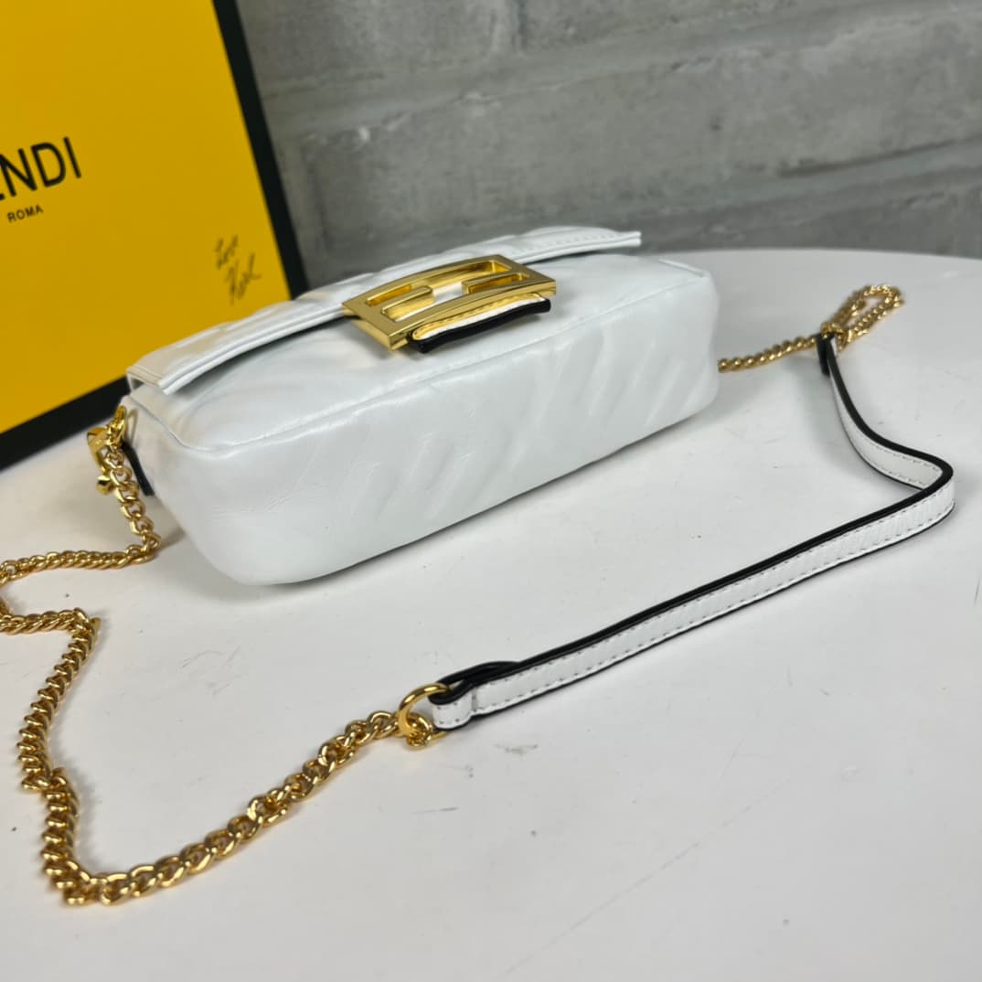 C2922 💰👑FENDI — image 4