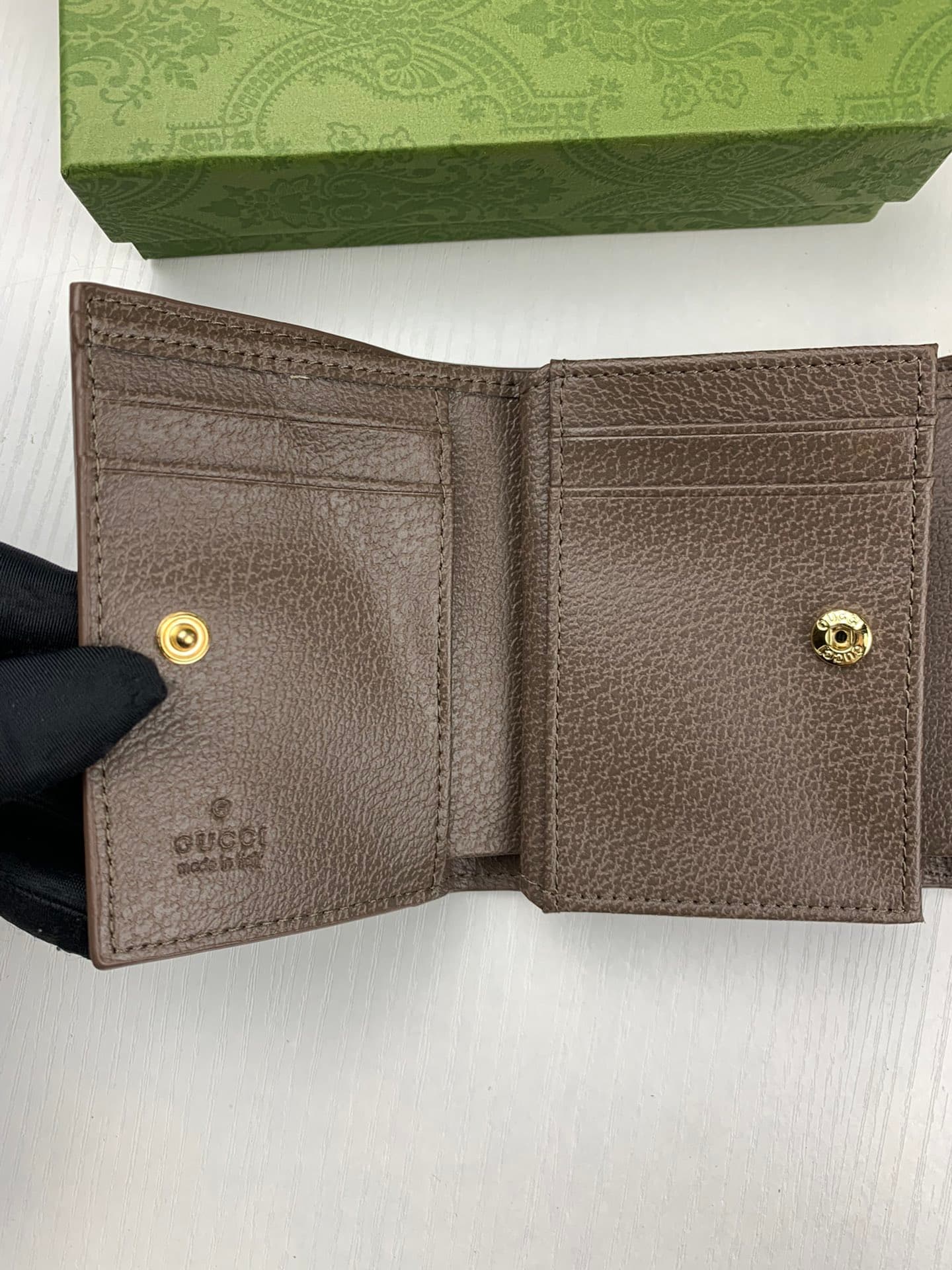 C4073 Real photos! The GG logo was first used in the 20 era of the 20th century. It originated from the original design of Gucci, which evolved over the 1930 era. Since then, it has become a symbol of Gucci’s tradition. This particular design combines the — image 5