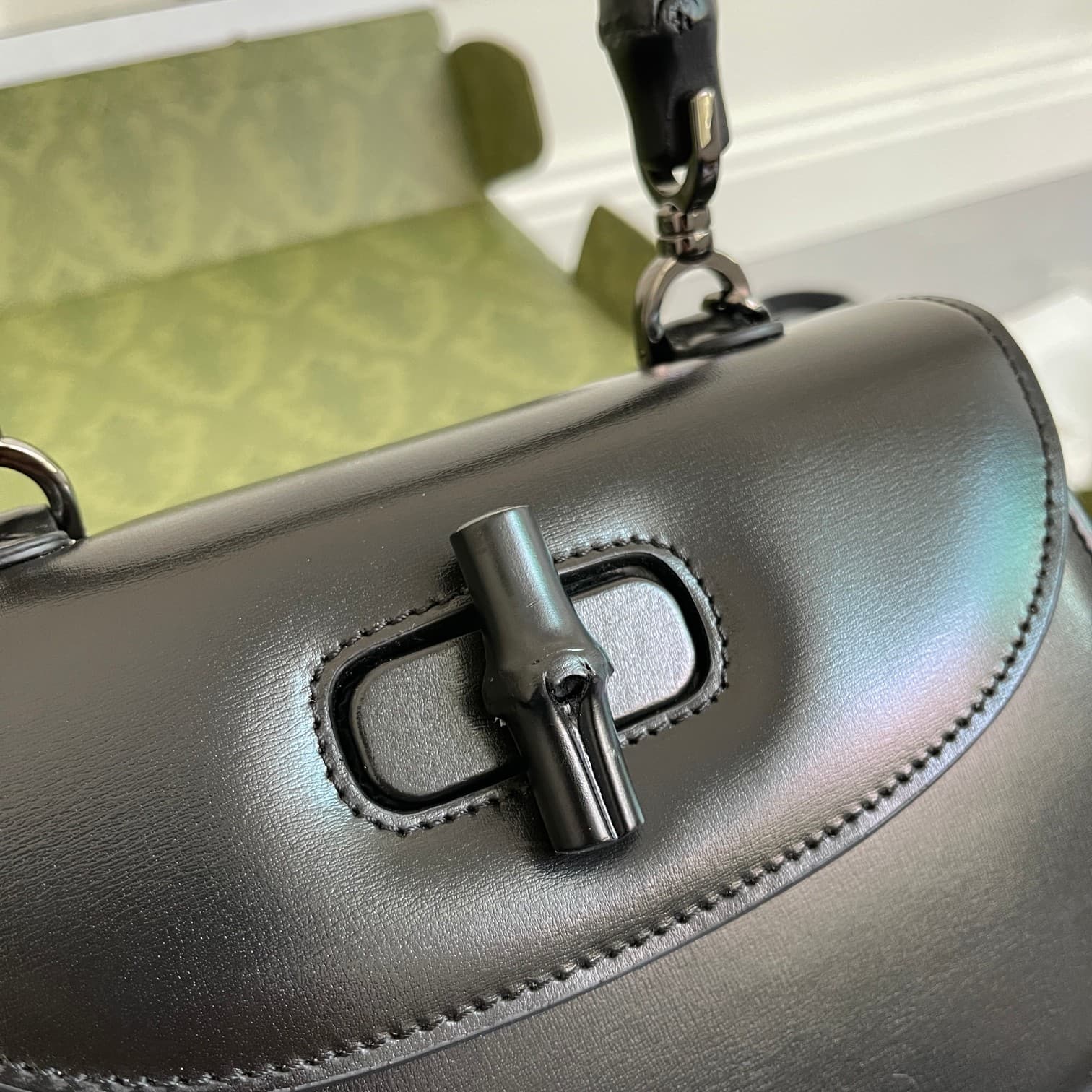 C3982 Original leather ‼️ Original leather bamboo-knit small handbag. Gucci’s “Aria – A Musical Ode” collection reinterprets classic elements using modern techniques. Bamboo-knit is one of Gucci’s iconic elements; it has appeared in various collections si — image 3